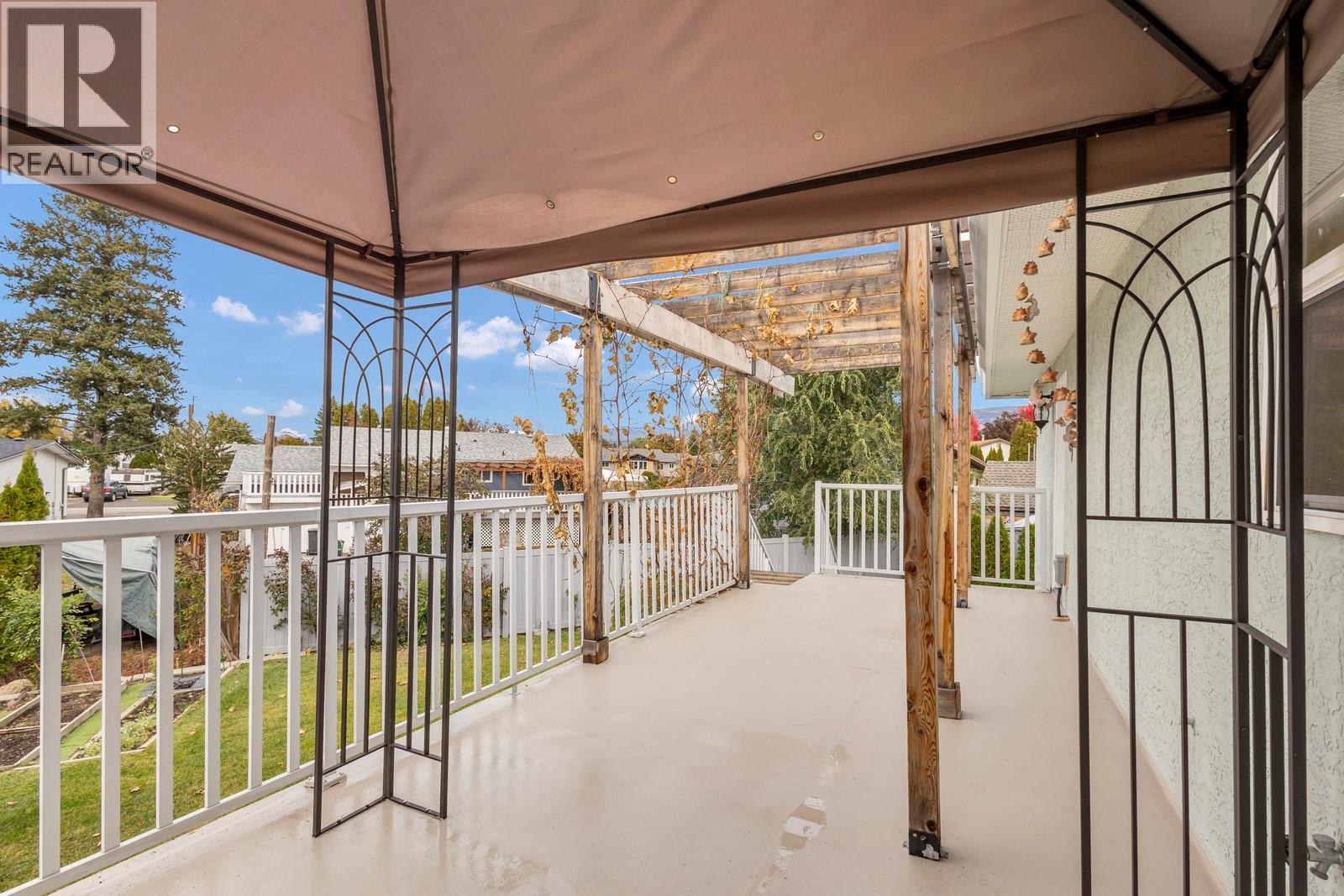 Picture for 202 Pearson  Road https://www.cirrealty.ca/reb/bc/5/10365135_11.jpg