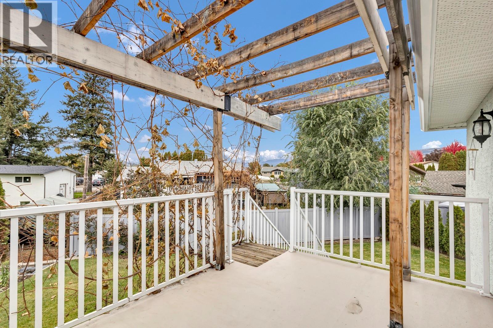 Picture for 202 Pearson  Road https://www.cirrealty.ca/reb/bc/5/10365135_12.jpg