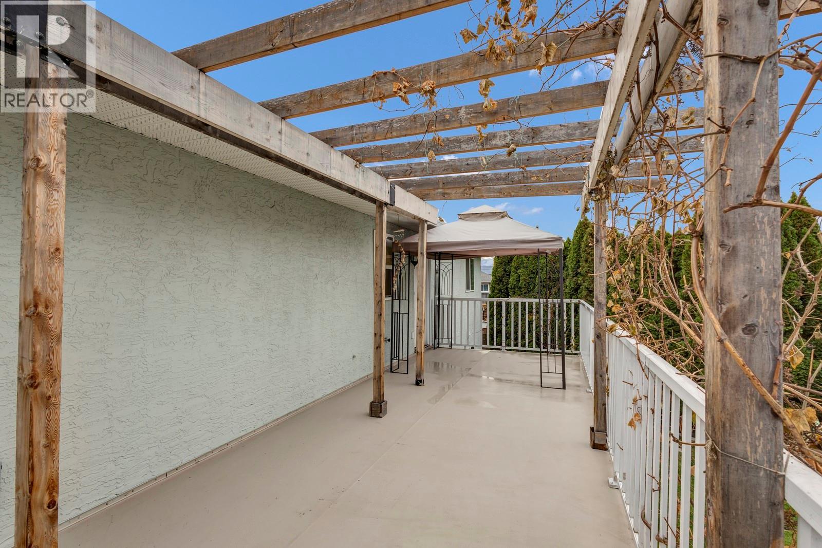 Picture for 202 Pearson  Road https://www.cirrealty.ca/reb/bc/5/10365135_14.jpg