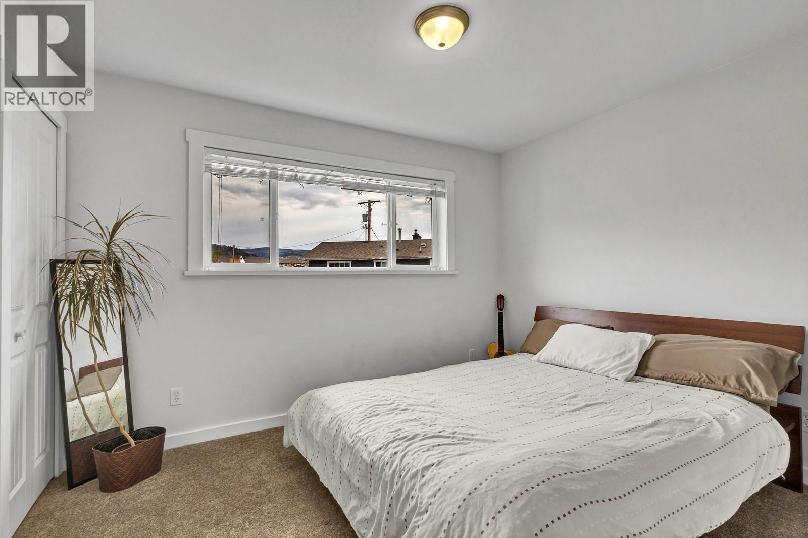 Picture for 202 Pearson  Road https://www.cirrealty.ca/reb/bc/5/10365135_20.jpg