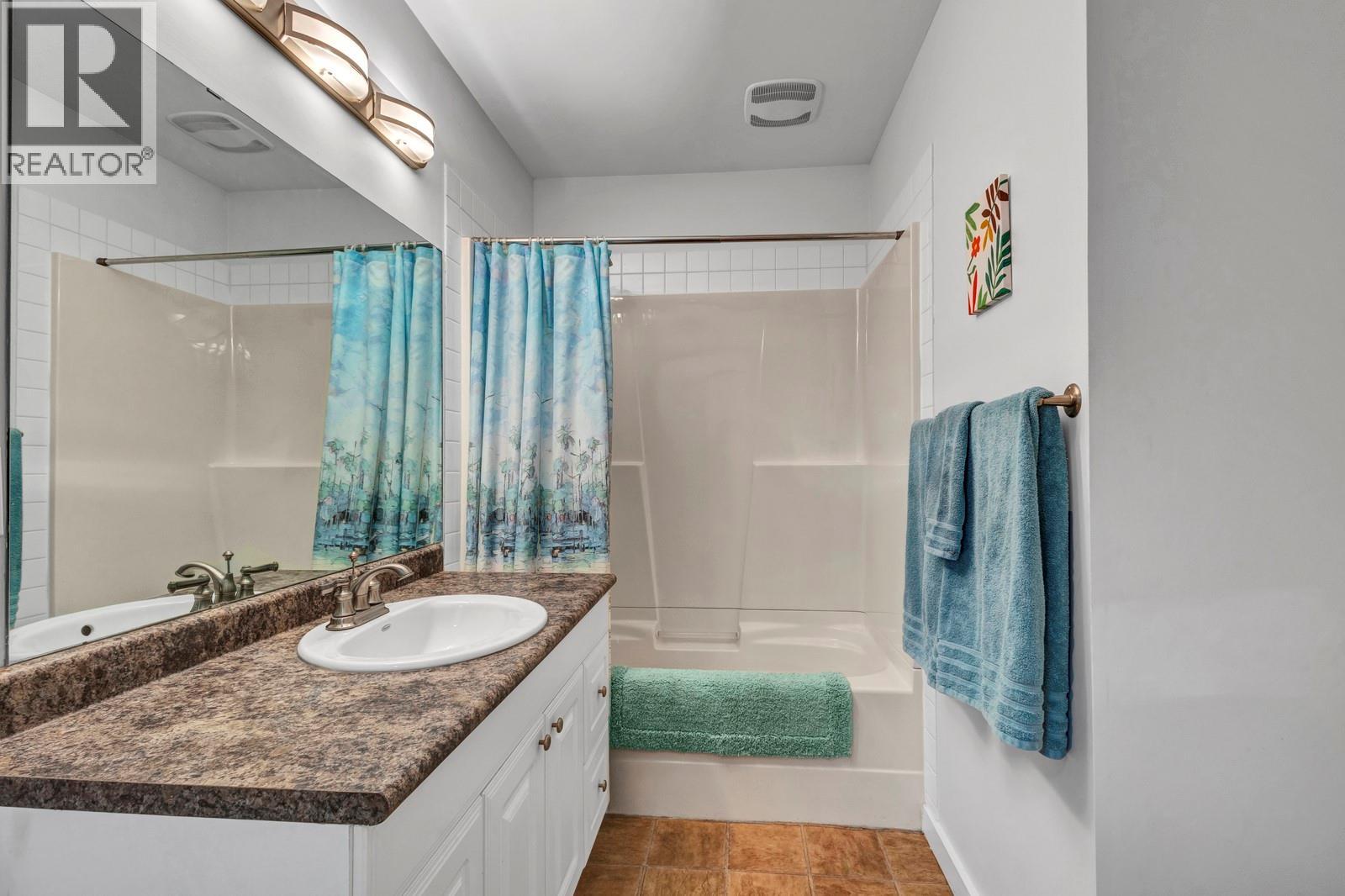 Picture for 202 Pearson  Road https://www.cirrealty.ca/reb/bc/5/10365135_22.jpg