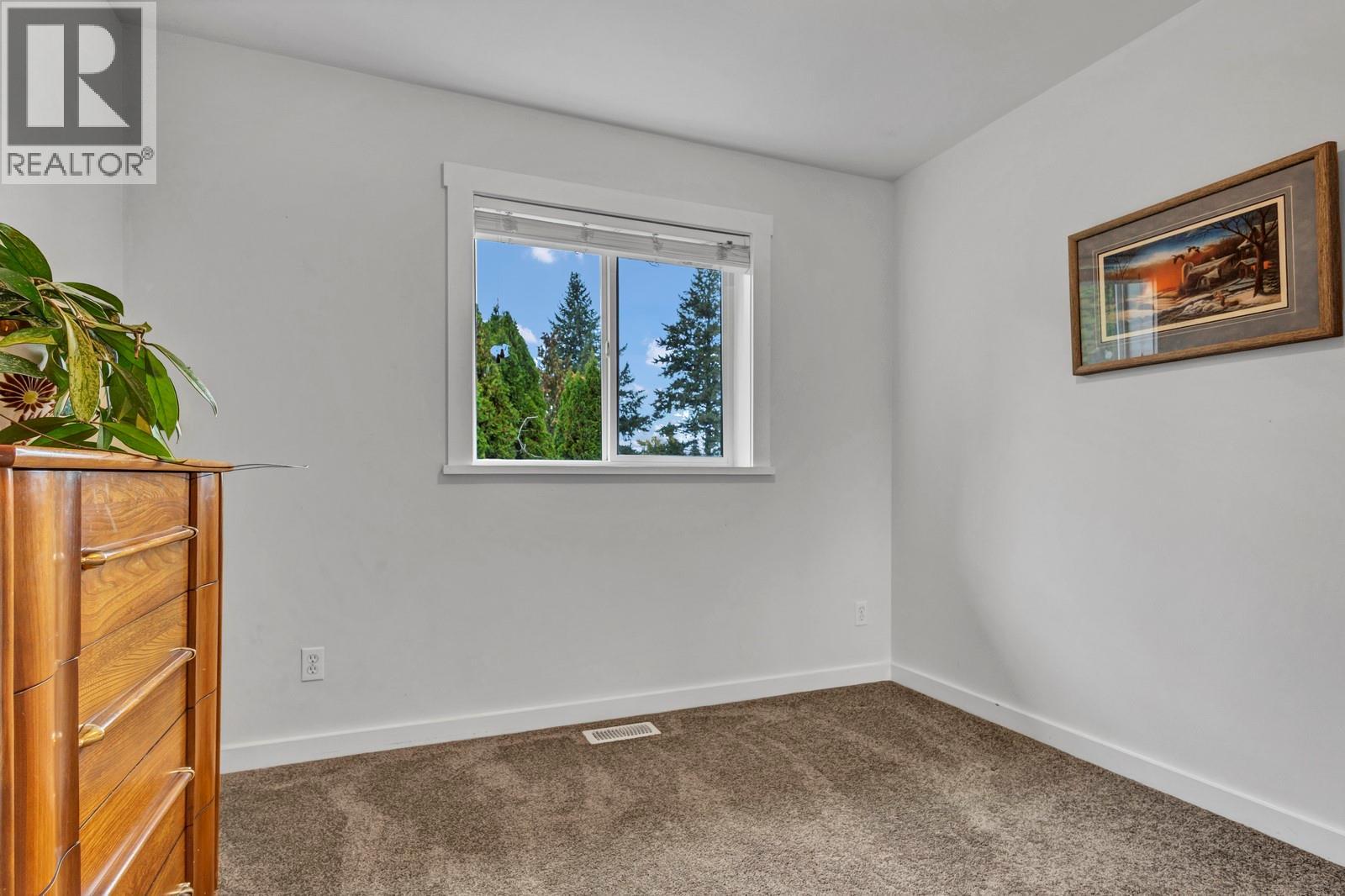 Picture for 202 Pearson  Road https://www.cirrealty.ca/reb/bc/5/10365135_25.jpg