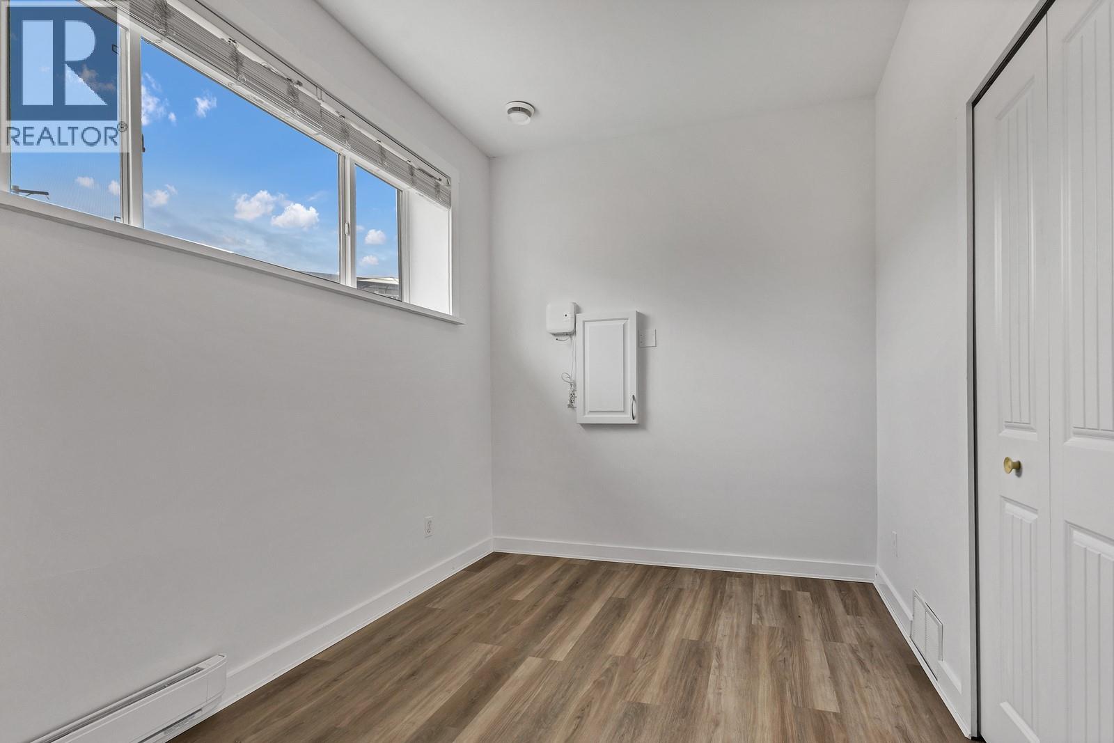 Picture for 202 Pearson  Road https://www.cirrealty.ca/reb/bc/5/10365135_34.jpg