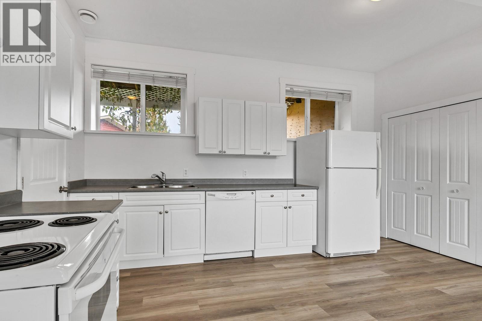 Picture for 202 Pearson  Road https://www.cirrealty.ca/reb/bc/5/10365135_38.jpg