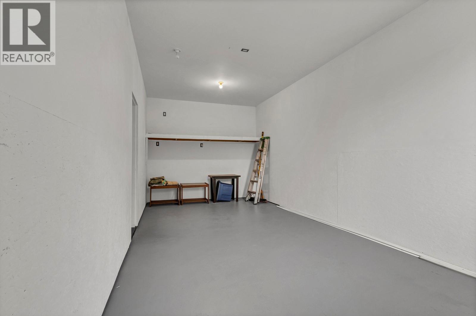 Picture for 202 Pearson  Road https://www.cirrealty.ca/reb/bc/5/10365135_41.jpg