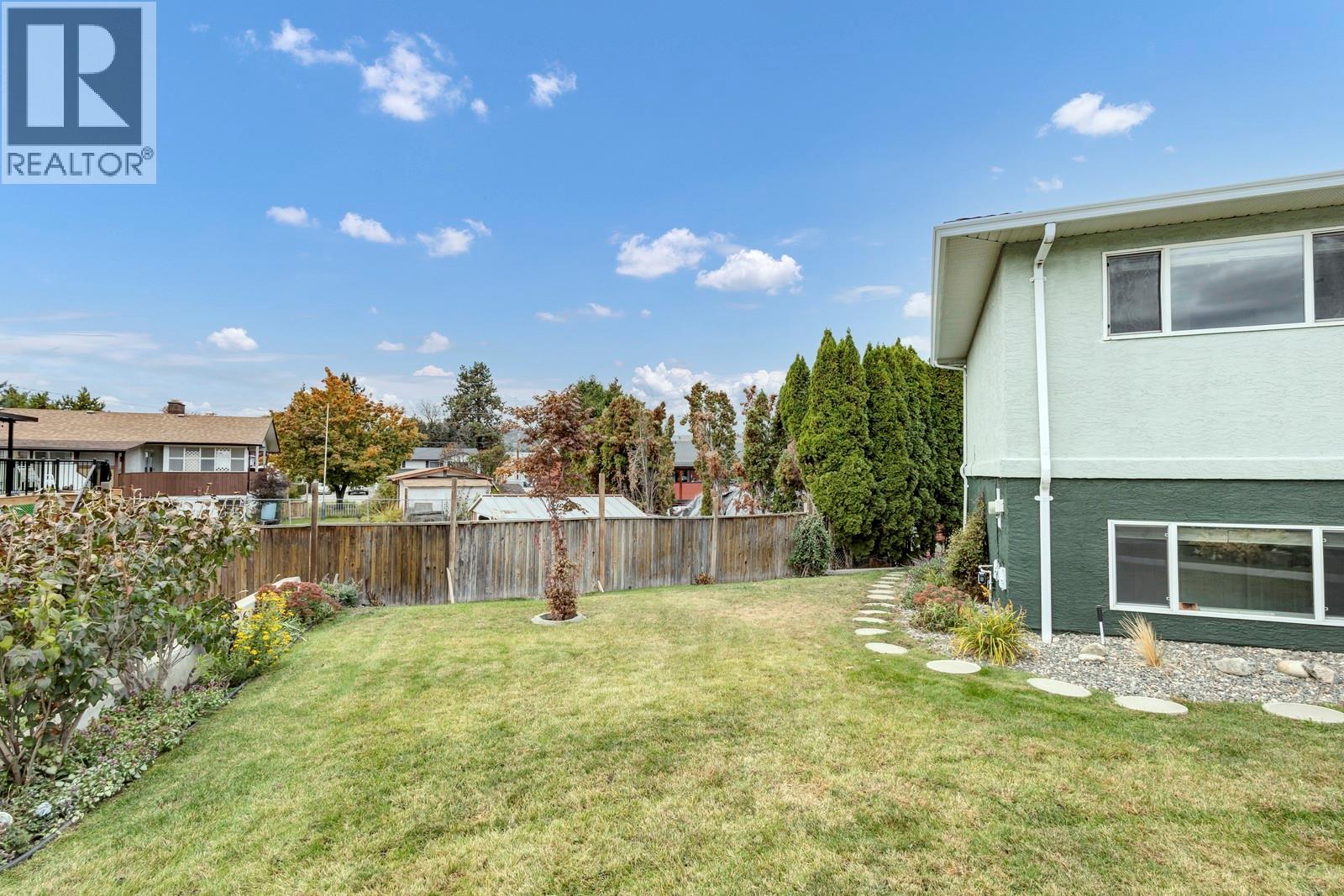 Picture for 202 Pearson  Road https://www.cirrealty.ca/reb/bc/5/10365135_46.jpg