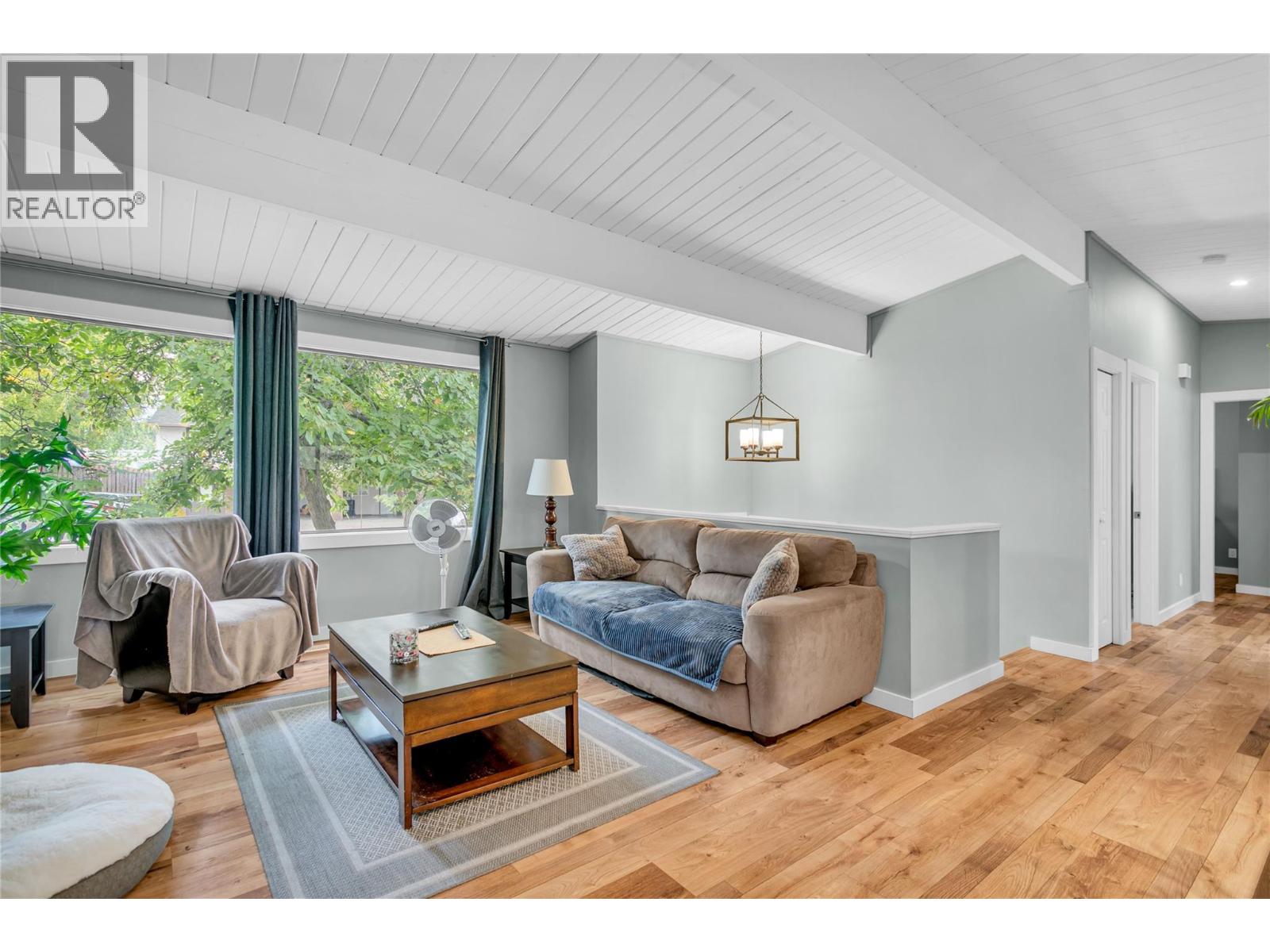 Picture for 1415 Highland  DriveS