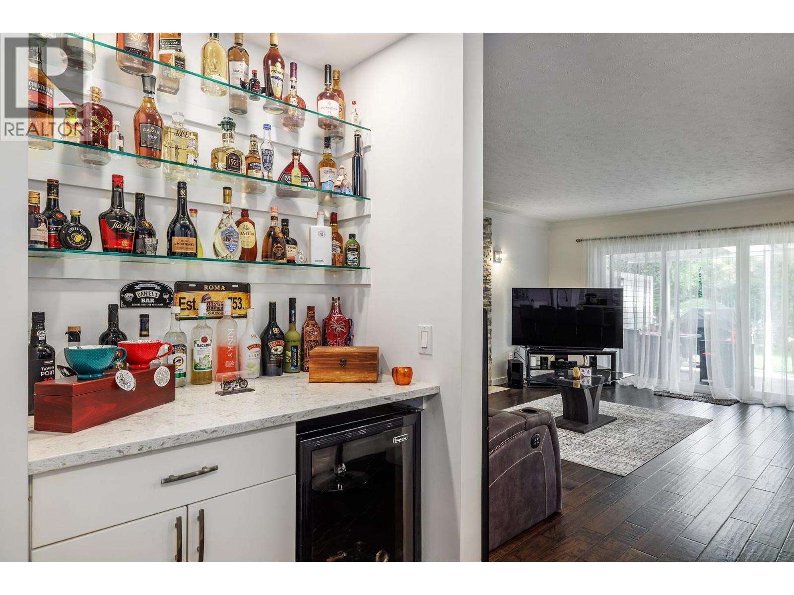 Picture for Unit #31, 3370 Casorso  Road https://www.cirrealty.ca/reb/bc/5/10365355_12.jpg