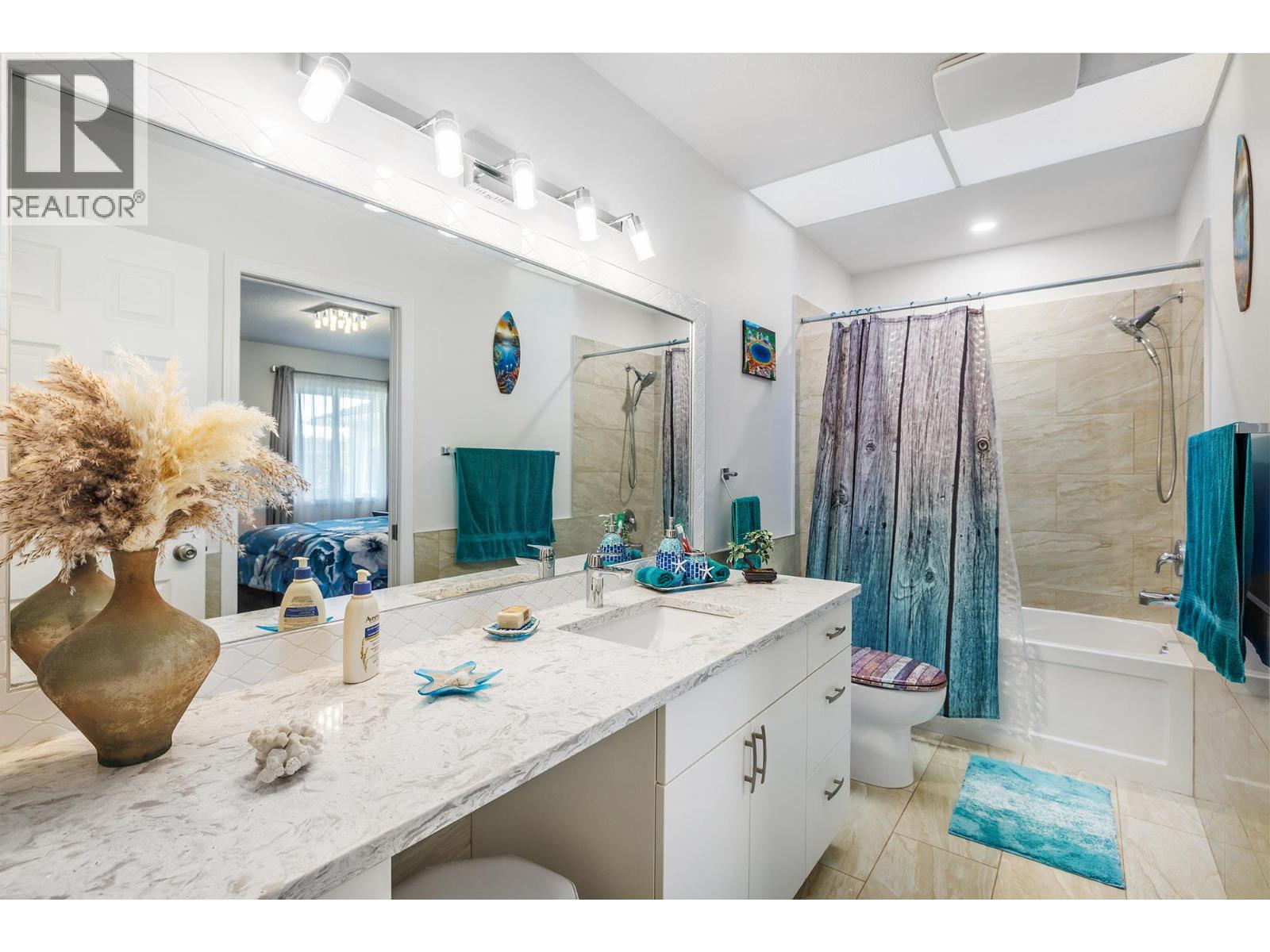 Picture for Unit #31, 3370 Casorso  Road https://www.cirrealty.ca/reb/bc/5/10365355_18.jpg