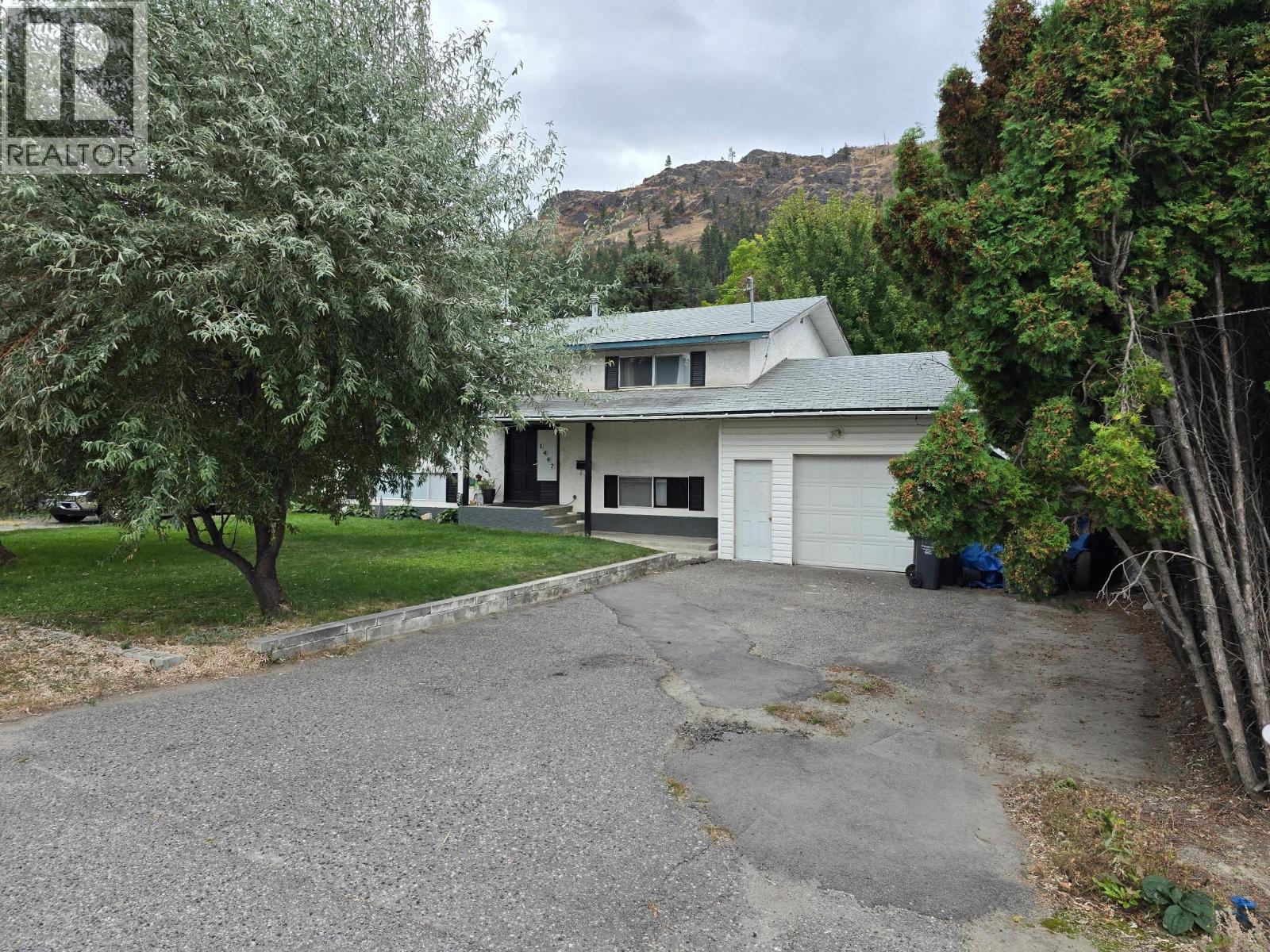 Picture for 2606 Applewood  Road https://www.cirrealty.ca/reb/bc/5/10365525_4.jpg