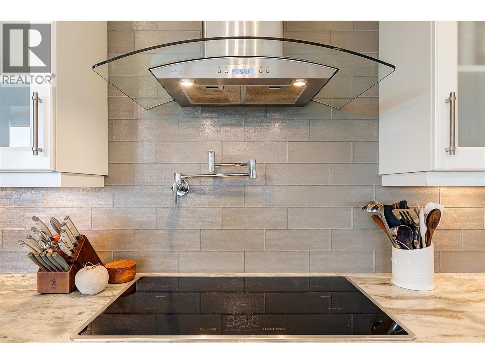 Picture for 738 Highpointe  Drive https://www.cirrealty.ca/reb/bc/5/10365685_14.jpg