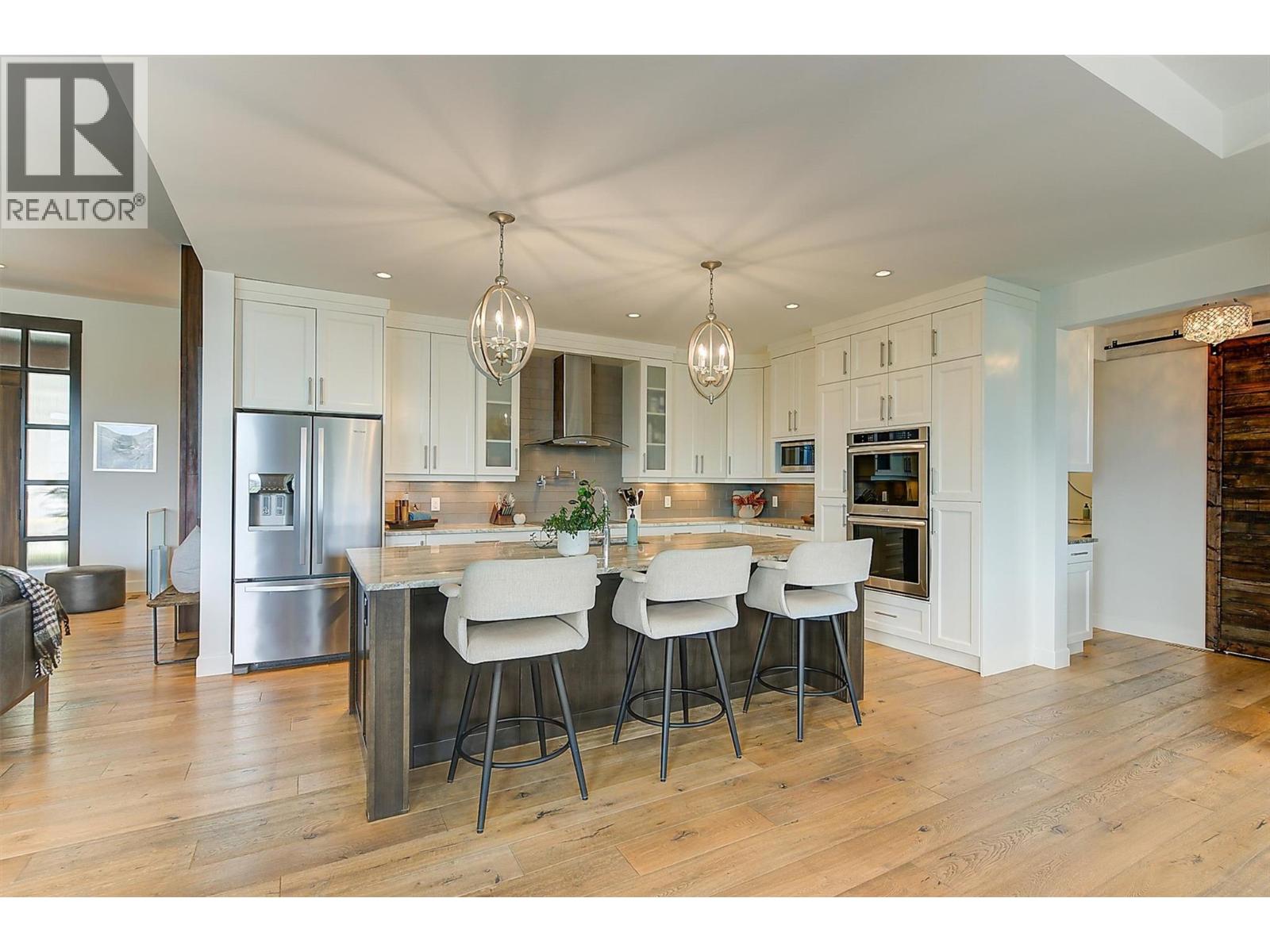 Picture for 738 Highpointe  Drive https://www.cirrealty.ca/reb/bc/5/10365685_26.jpg