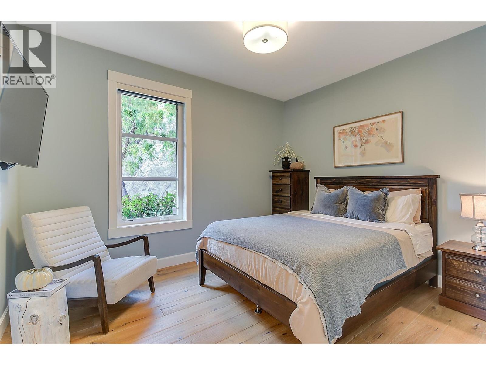 Picture for 738 Highpointe  Drive https://www.cirrealty.ca/reb/bc/5/10365685_36.jpg