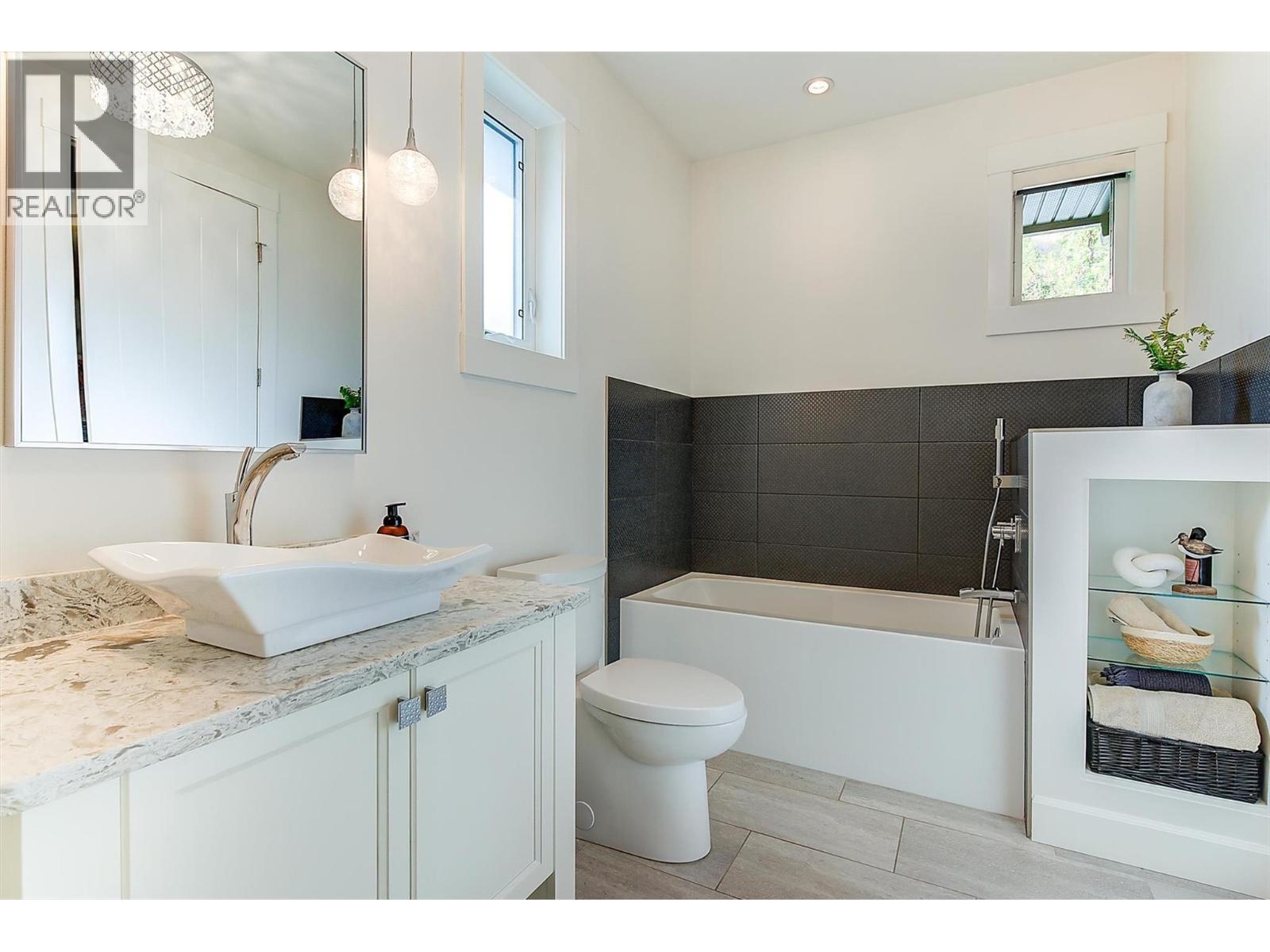 Picture for 738 Highpointe  Drive https://www.cirrealty.ca/reb/bc/5/10365685_38.jpg