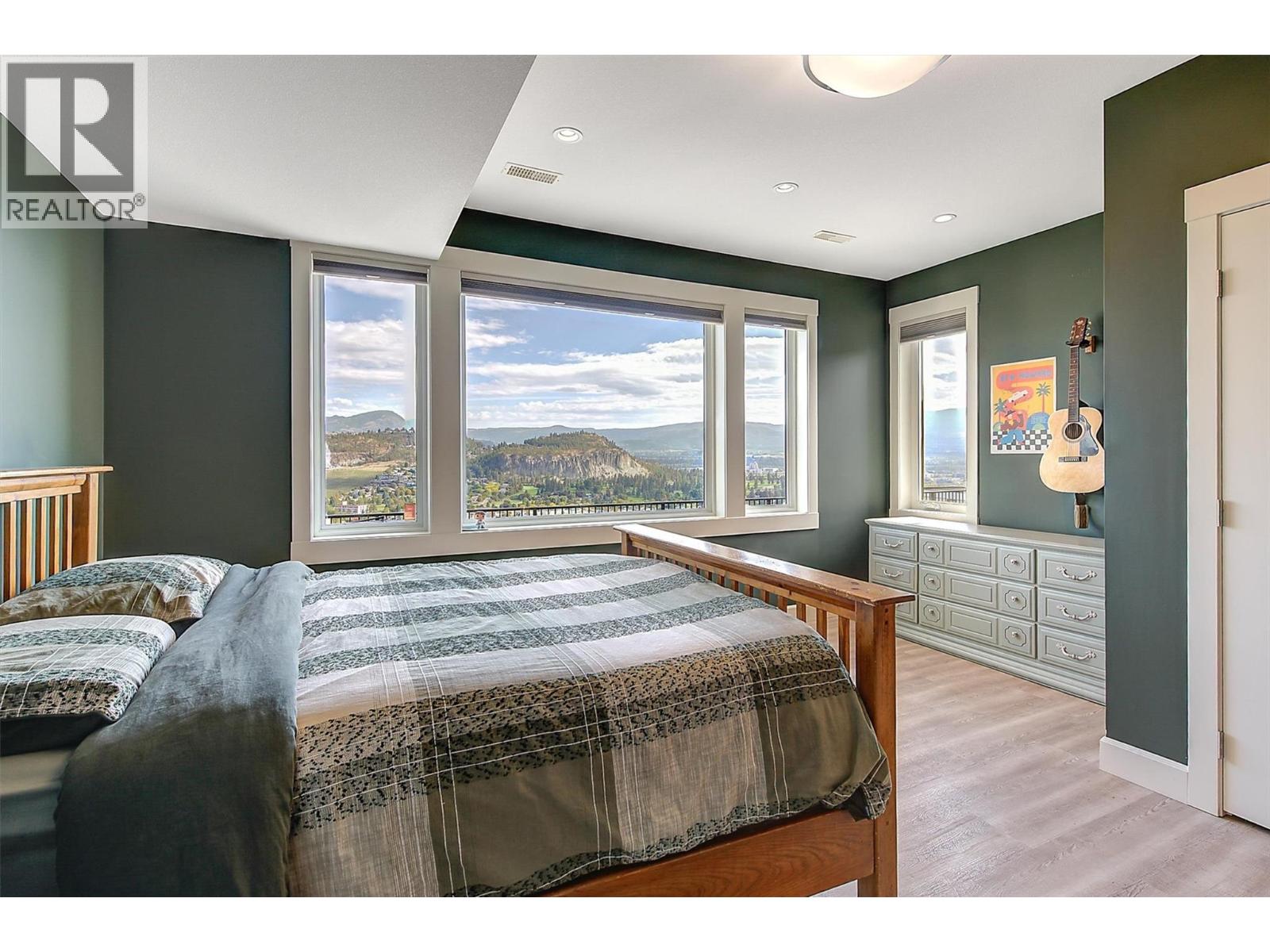 Picture for 738 Highpointe  Drive https://www.cirrealty.ca/reb/bc/5/10365685_42.jpg