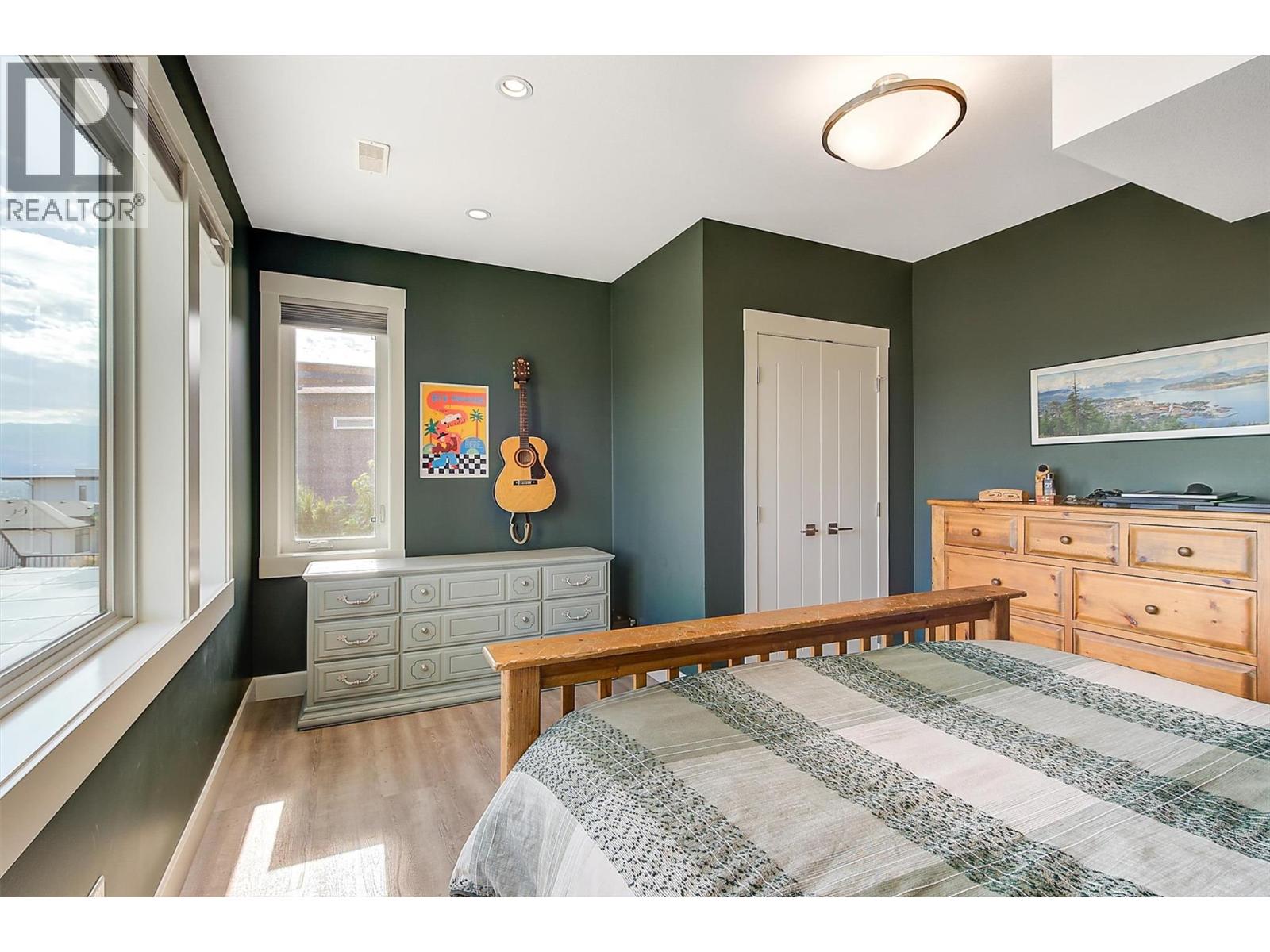 Picture for 738 Highpointe  Drive https://www.cirrealty.ca/reb/bc/5/10365685_43.jpg