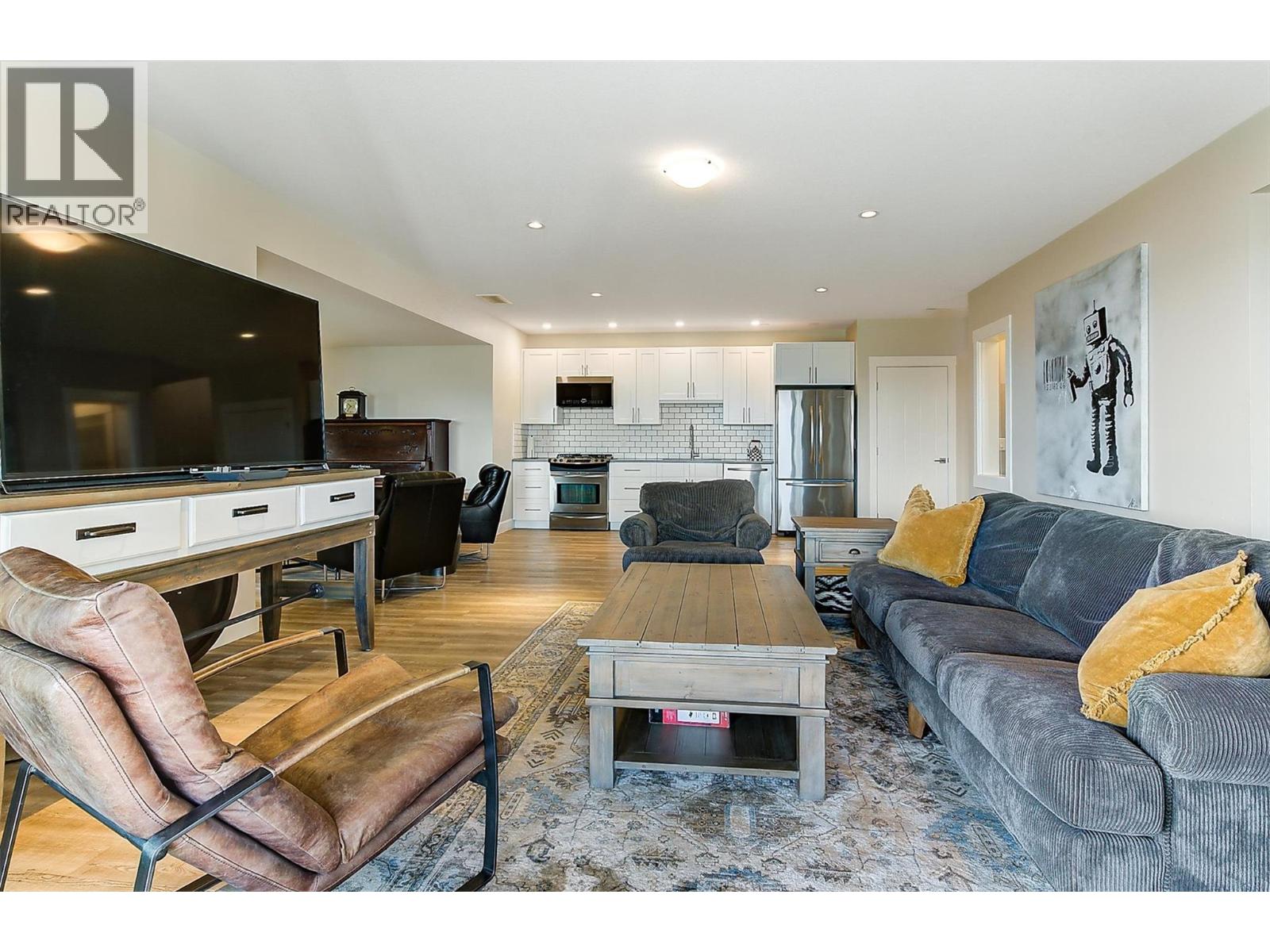 Picture for 738 Highpointe  Drive https://www.cirrealty.ca/reb/bc/5/10365685_47.jpg