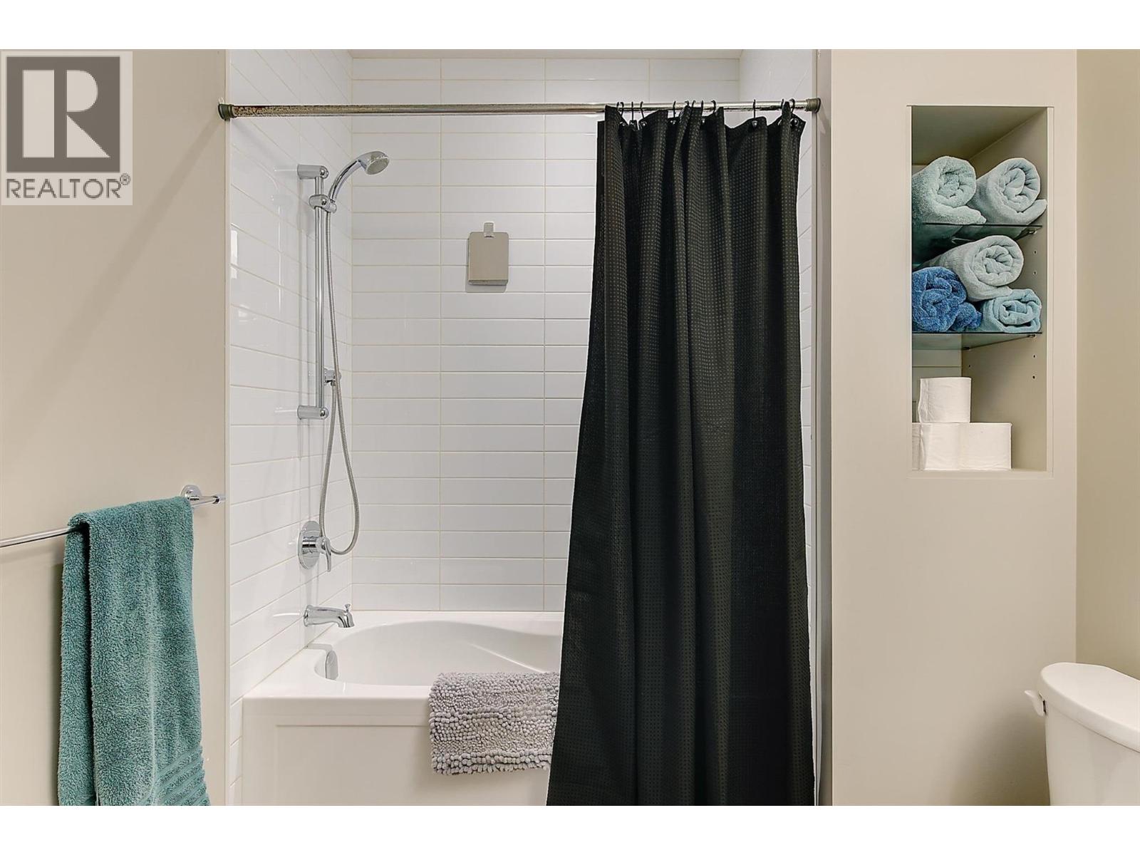 Picture for 738 Highpointe  Drive https://www.cirrealty.ca/reb/bc/5/10365685_53.jpg