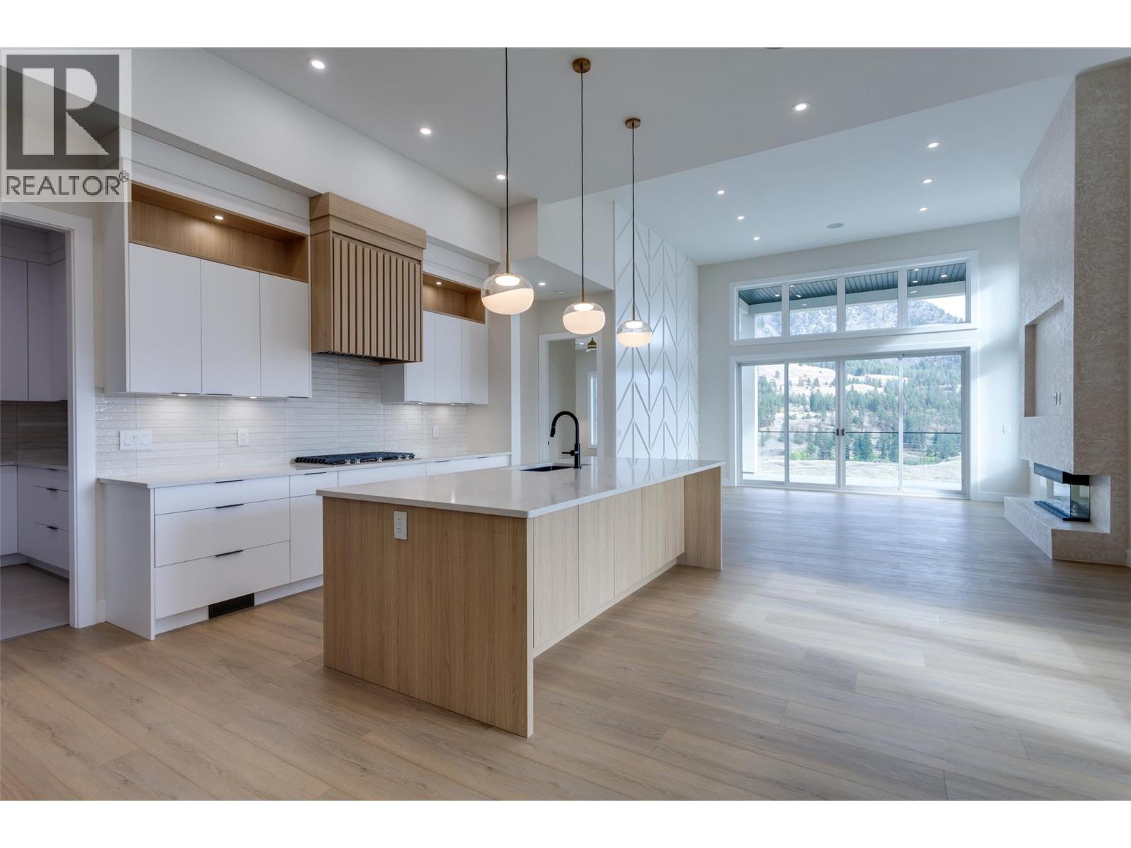 Picture for 1123 Greenock  Court https://www.cirrealty.ca/reb/bc/5/10365725_12.jpg