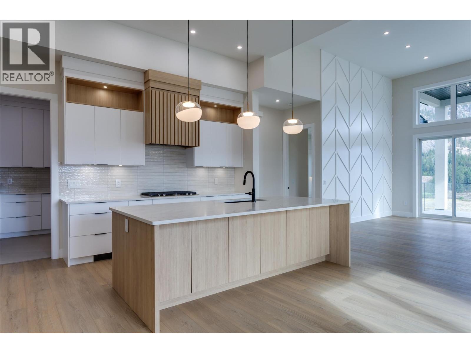 Picture for 1123 Greenock  Court https://www.cirrealty.ca/reb/bc/5/10365725_13.jpg