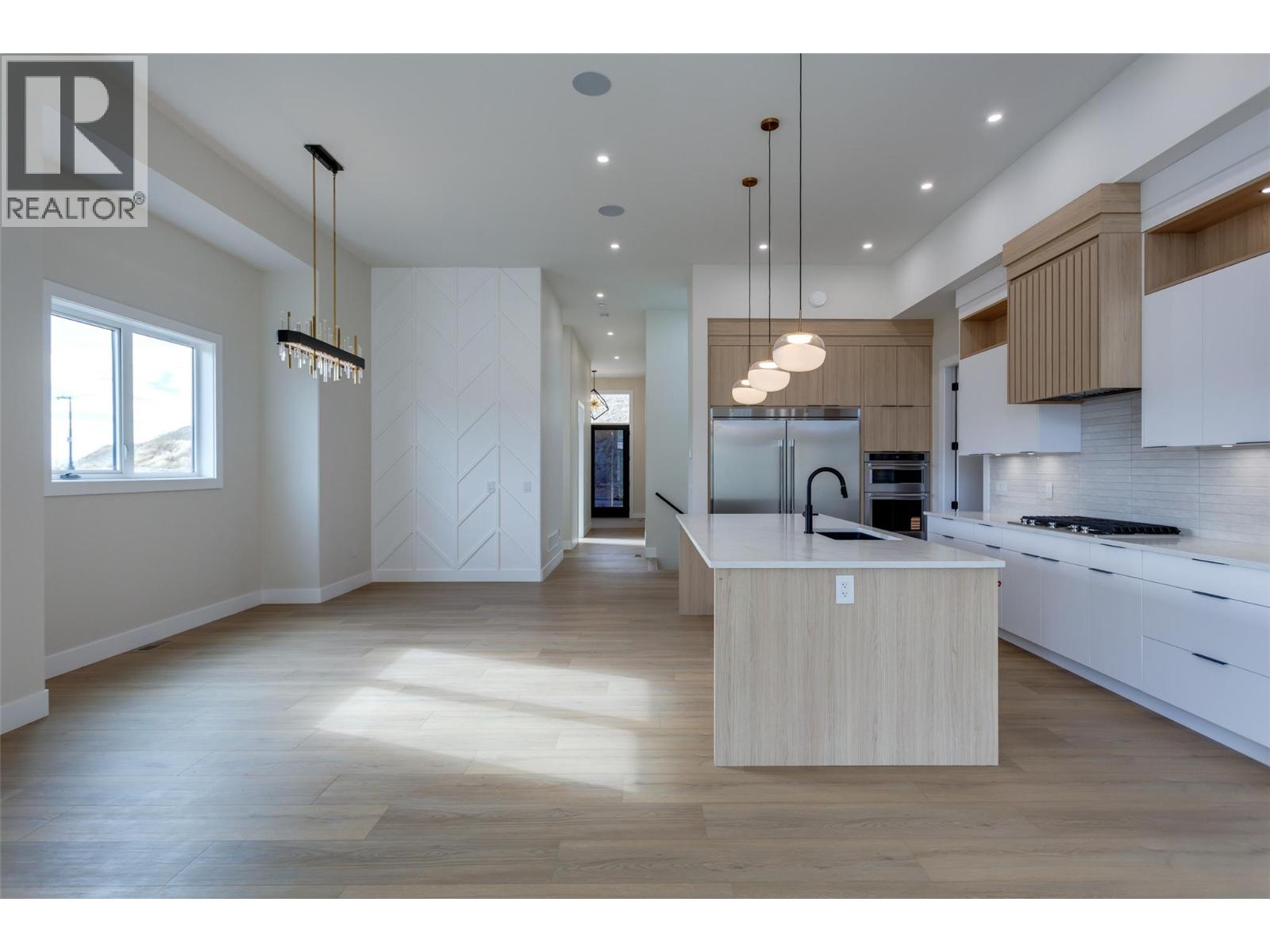 Picture for 1123 Greenock  Court https://www.cirrealty.ca/reb/bc/5/10365725_15.jpg