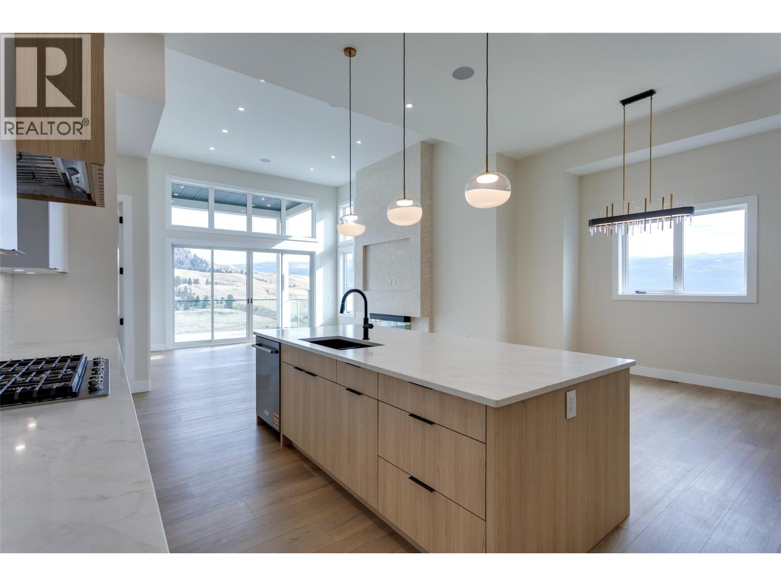 Picture for 1123 Greenock  Court https://www.cirrealty.ca/reb/bc/5/10365725_18.jpg