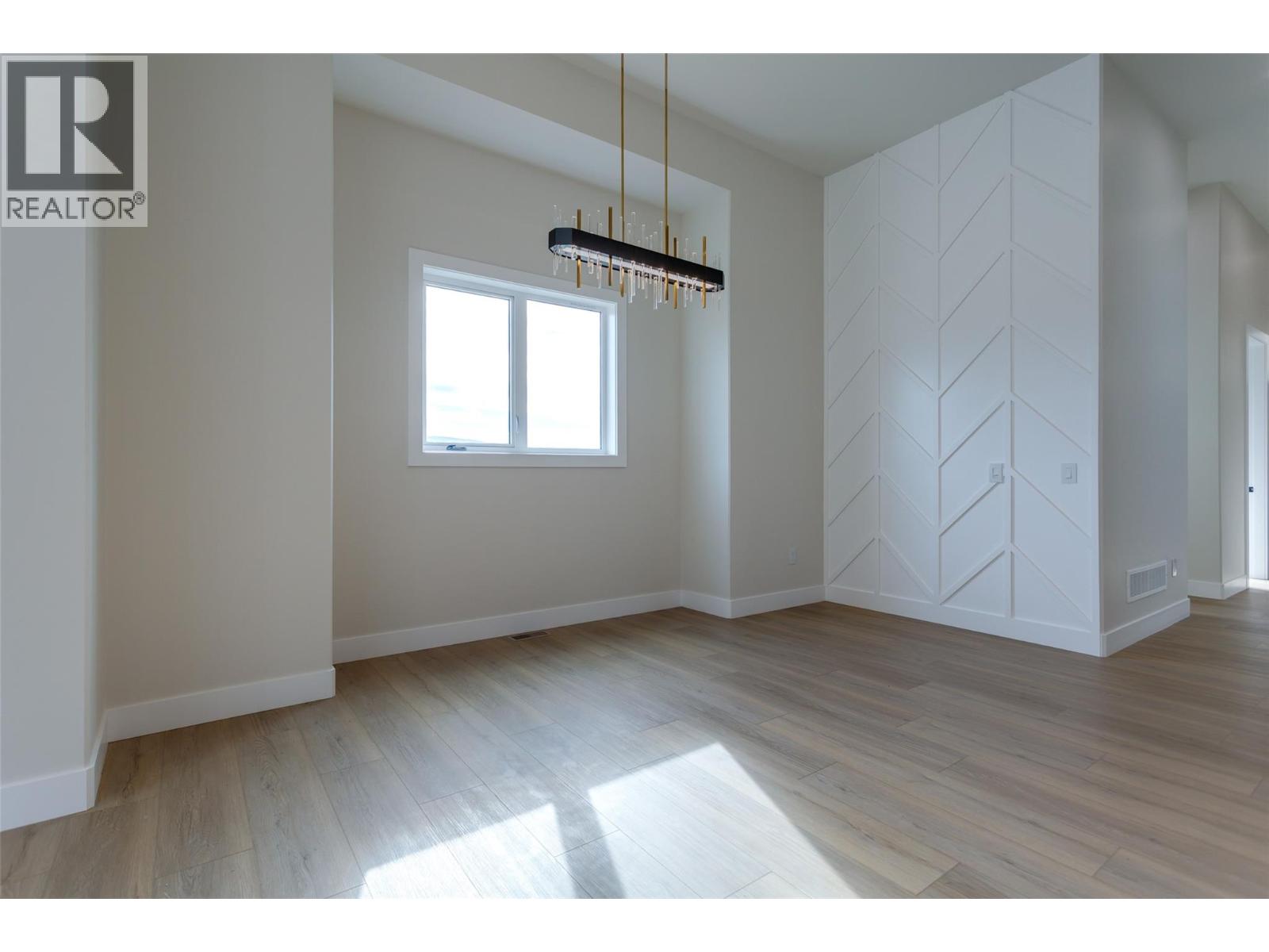 Picture for 1123 Greenock  Court https://www.cirrealty.ca/reb/bc/5/10365725_20.jpg
