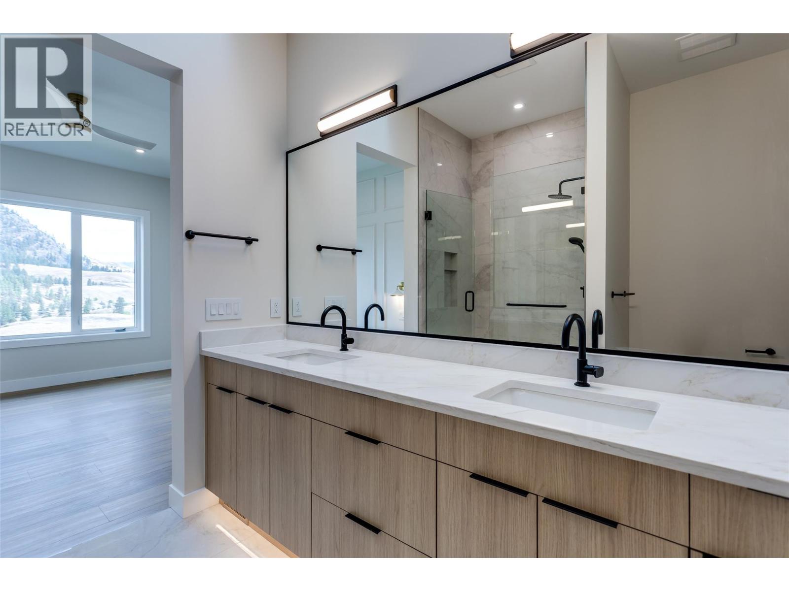 Picture for 1123 Greenock  Court https://www.cirrealty.ca/reb/bc/5/10365725_33.jpg