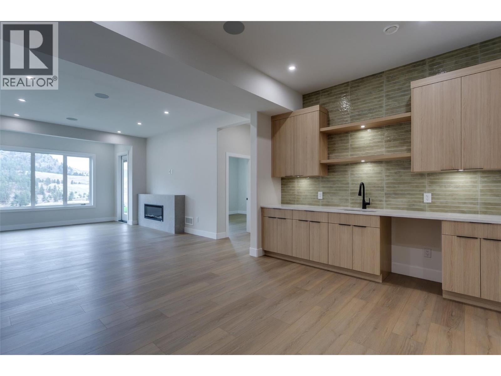 Picture for 1123 Greenock  Court https://www.cirrealty.ca/reb/bc/5/10365725_37.jpg