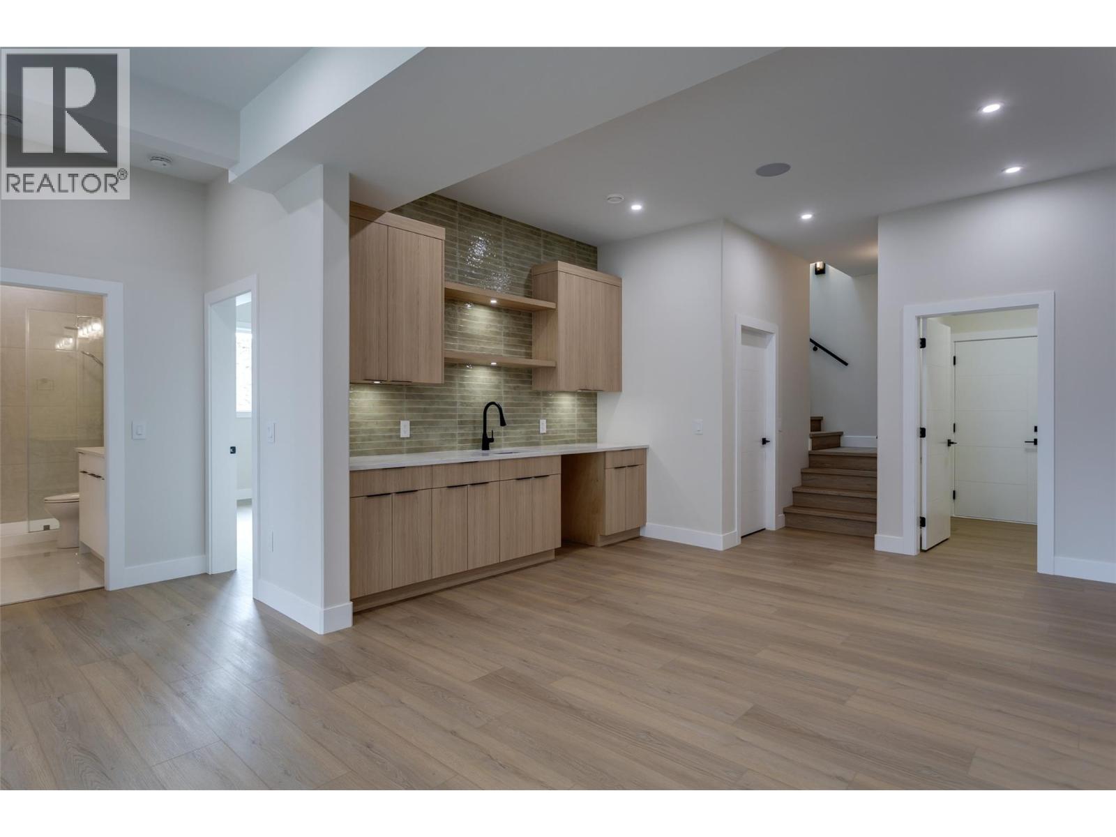 Picture for 1123 Greenock  Court https://www.cirrealty.ca/reb/bc/5/10365725_39.jpg