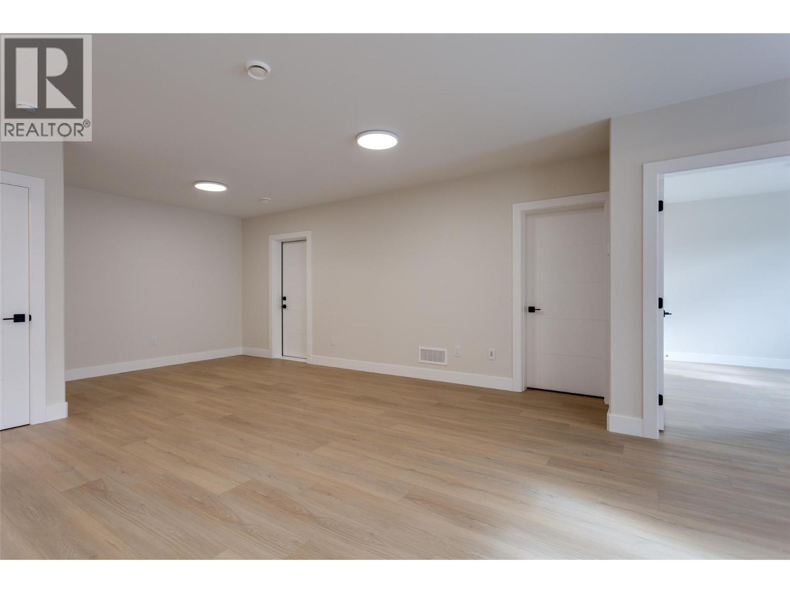 Picture for 1123 Greenock  Court https://www.cirrealty.ca/reb/bc/5/10365725_55.jpg