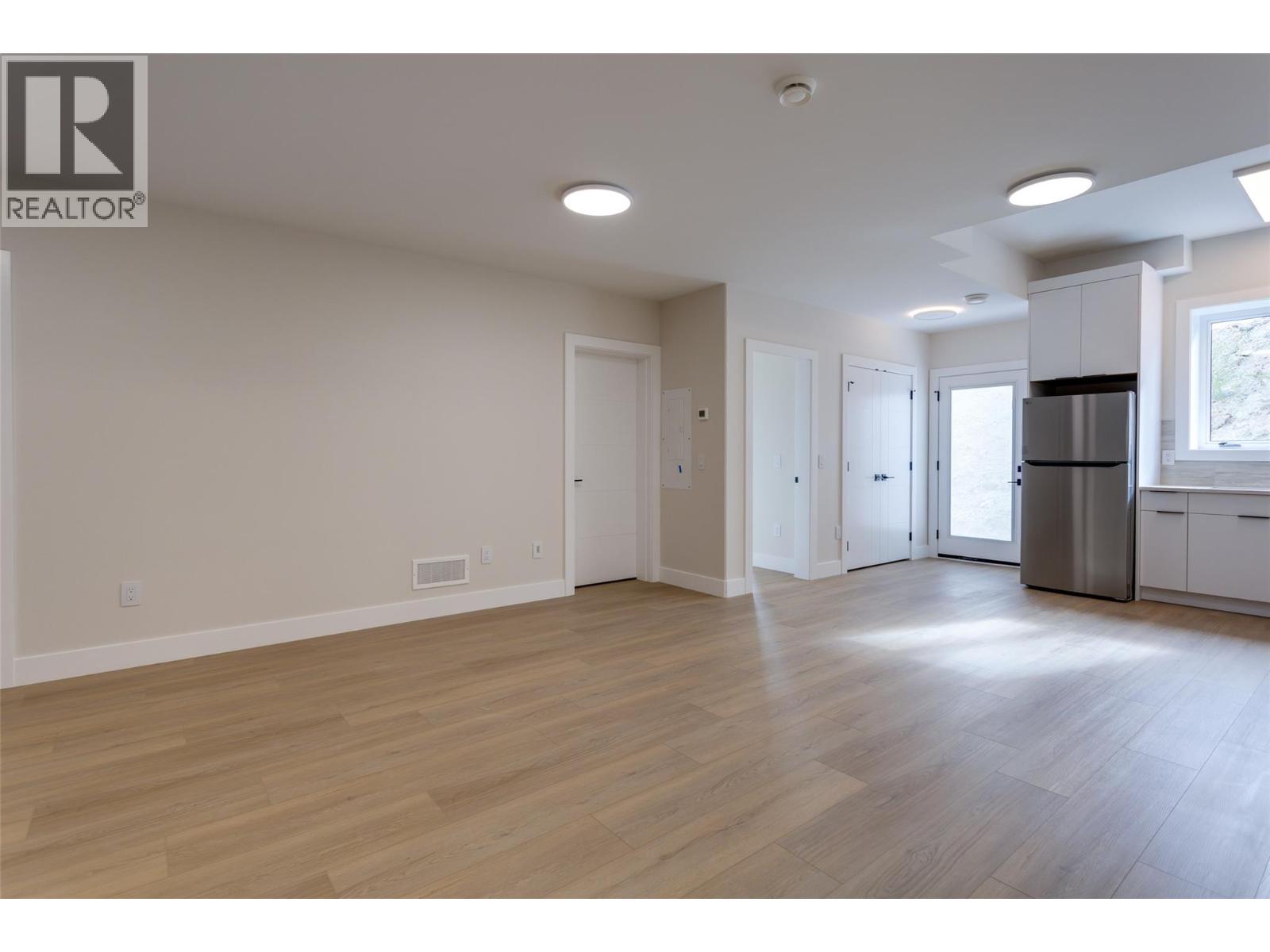 Picture for 1123 Greenock  Court https://www.cirrealty.ca/reb/bc/5/10365725_56.jpg