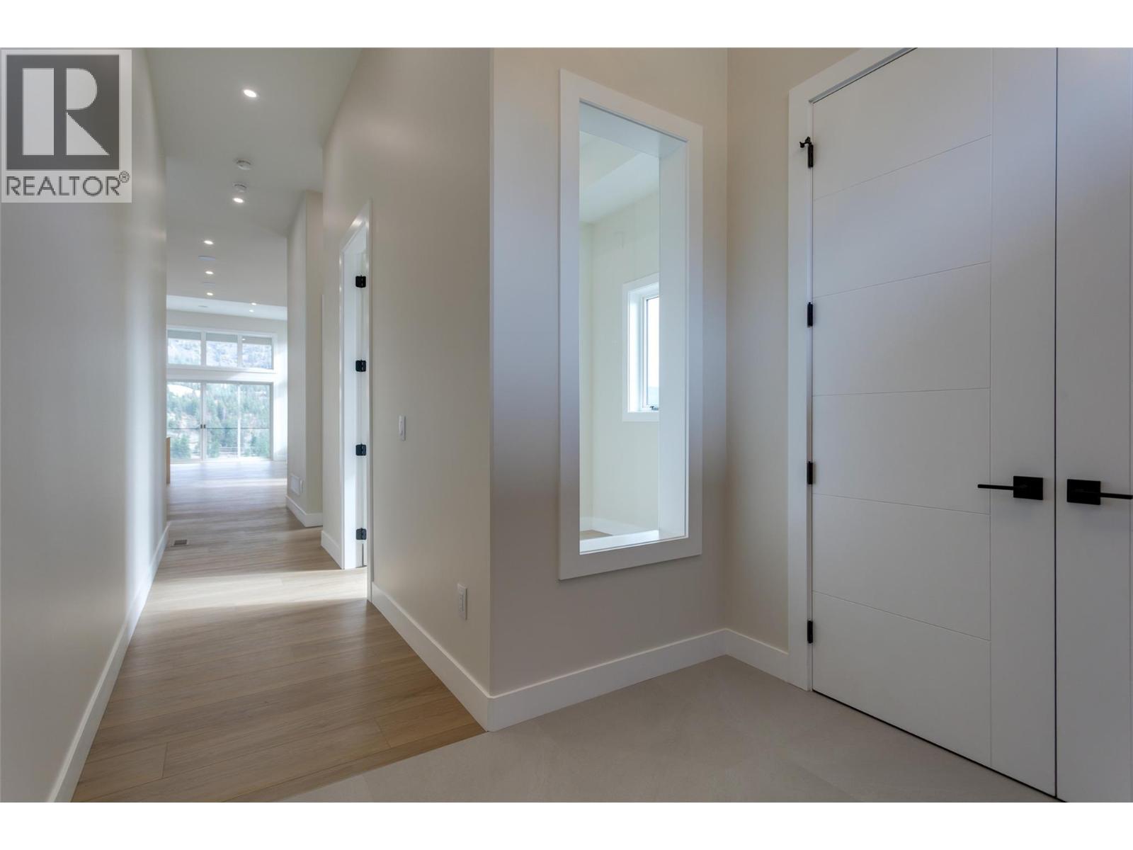 Picture for 1123 Greenock  Court https://www.cirrealty.ca/reb/bc/5/10365725_7.jpg