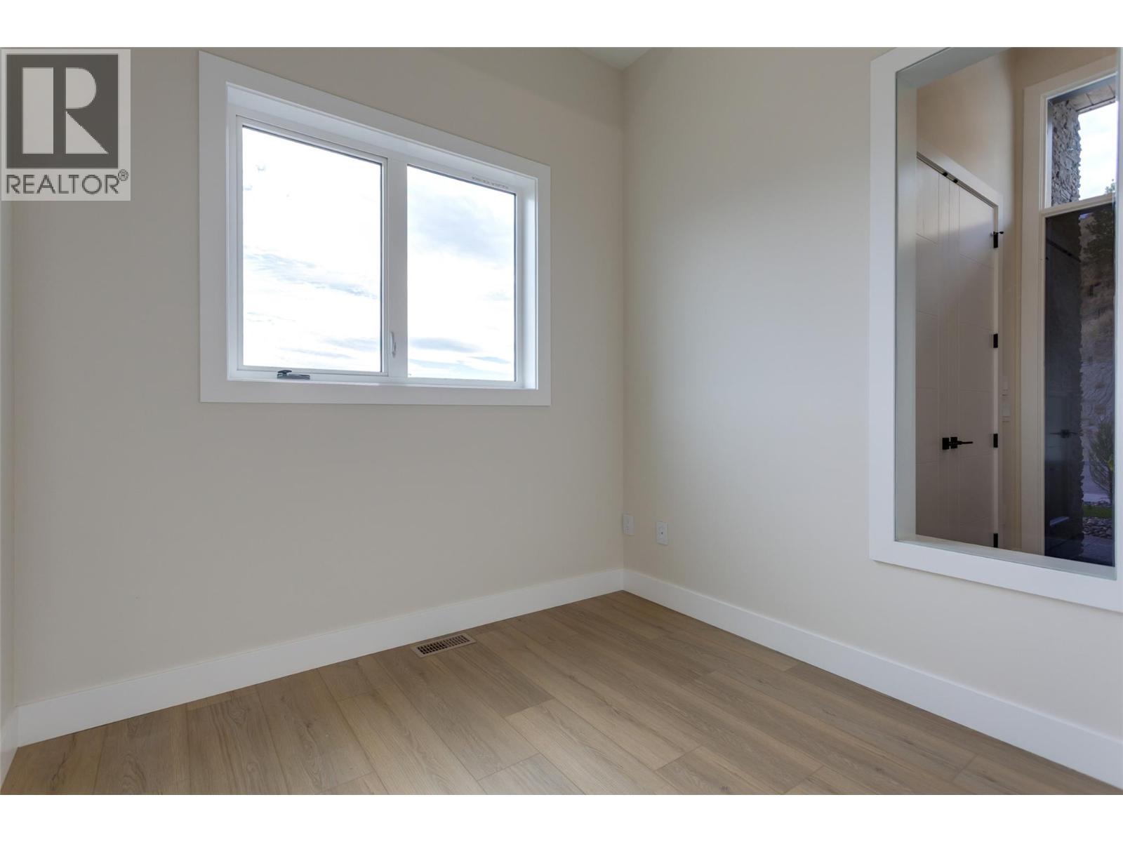 Picture for 1123 Greenock  Court https://www.cirrealty.ca/reb/bc/5/10365725_8.jpg