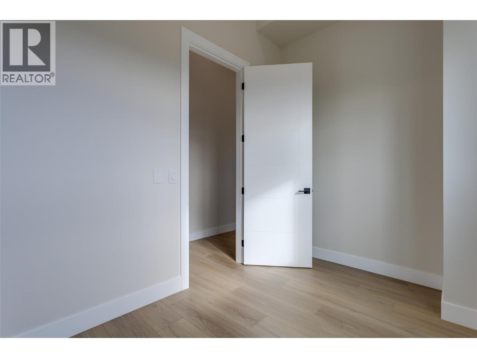 Picture for 1123 Greenock  Court https://www.cirrealty.ca/reb/bc/5/10365725_9.jpg