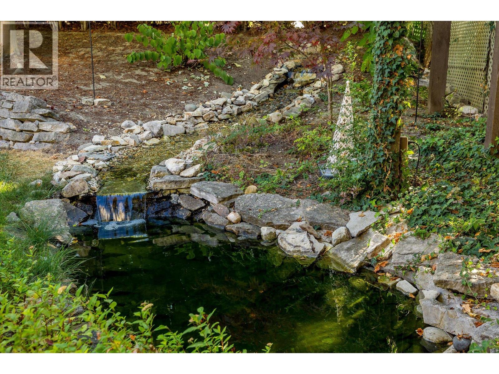 Picture for 607 Quarry  Avenue https://www.cirrealty.ca/reb/bc/5/10365765_21.jpg