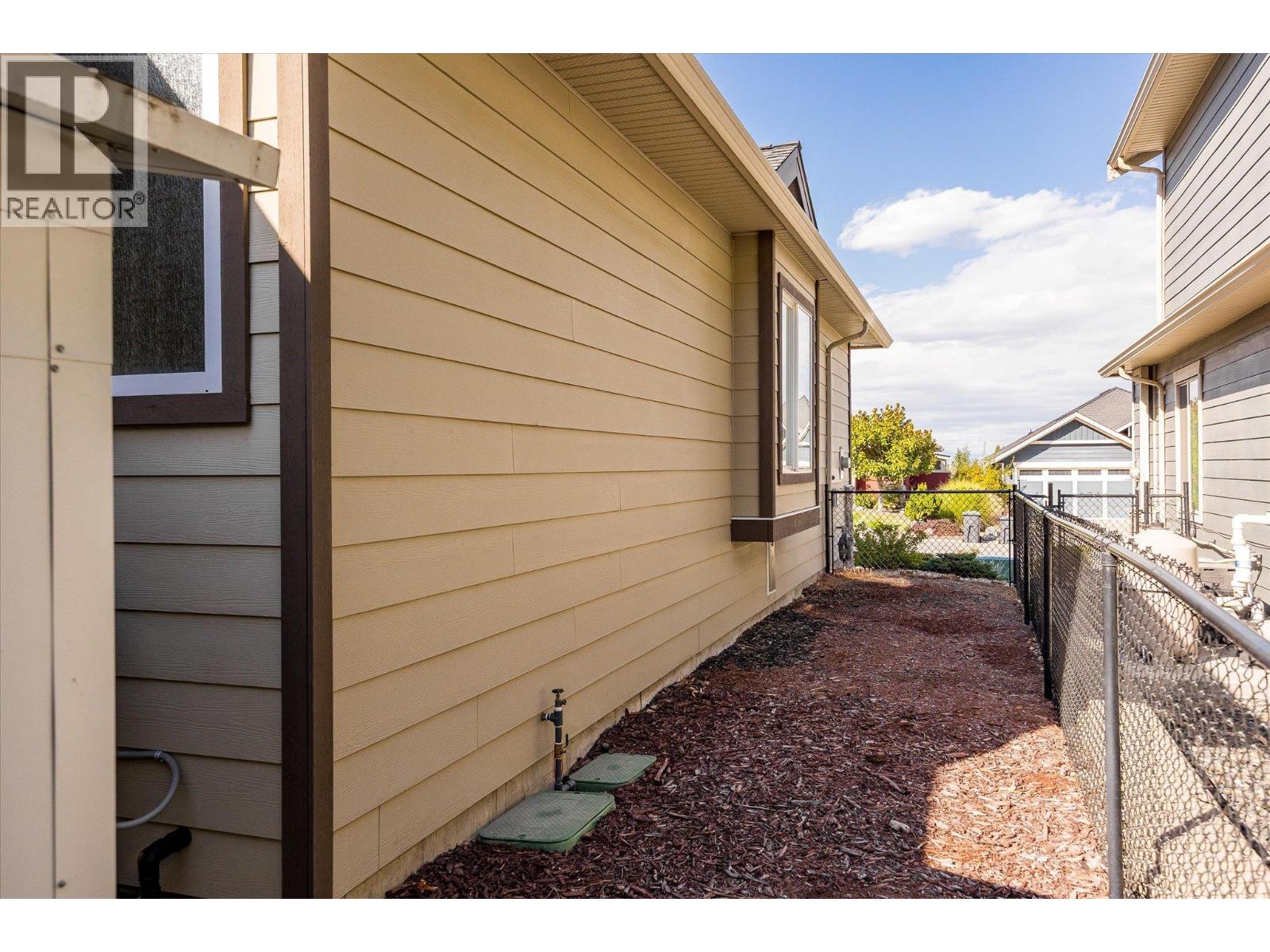 Picture for 607 Quarry  Avenue https://www.cirrealty.ca/reb/bc/5/10365765_25.jpg