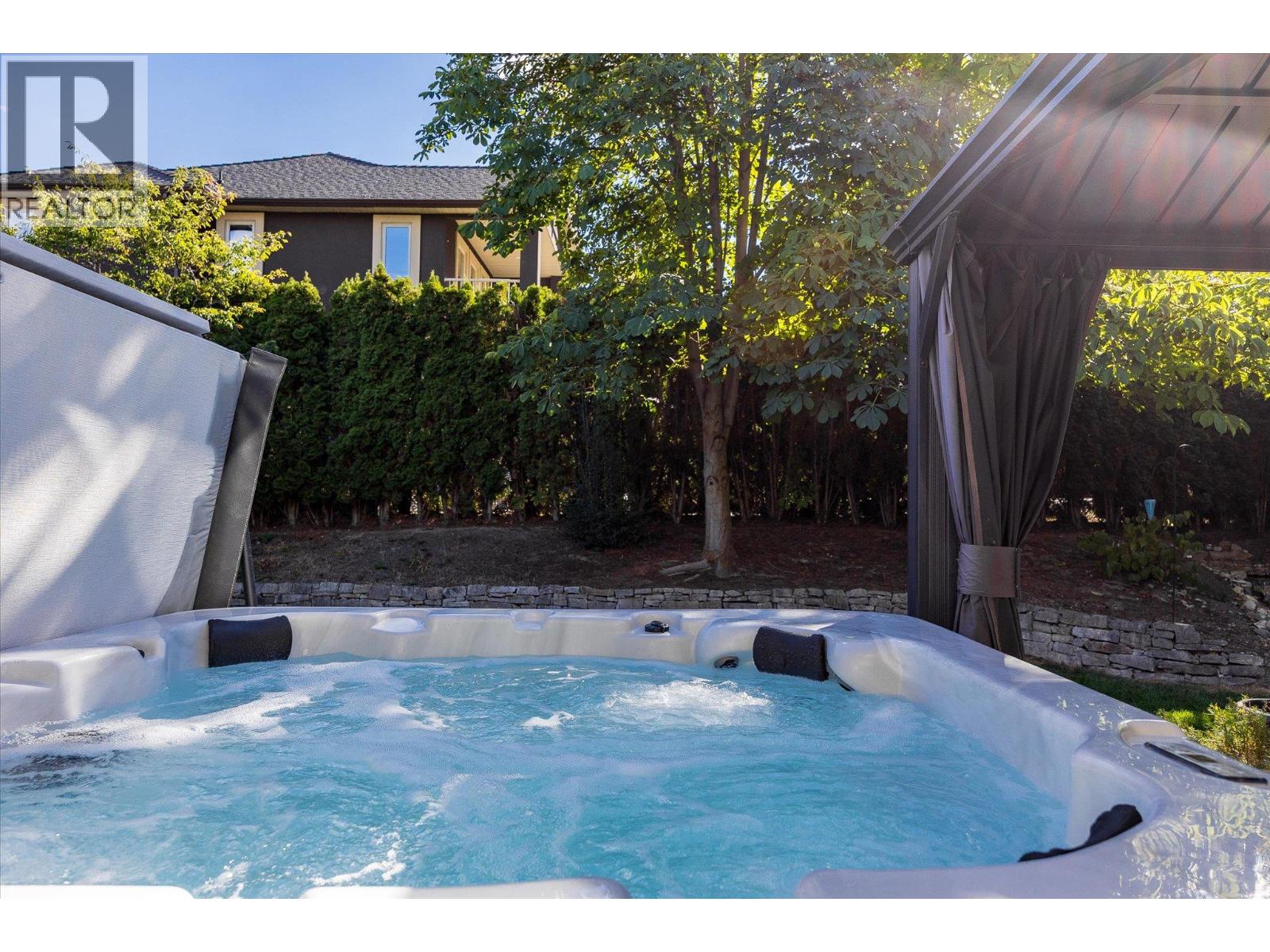 Picture for 607 Quarry  Avenue https://www.cirrealty.ca/reb/bc/5/10365765_30.jpg