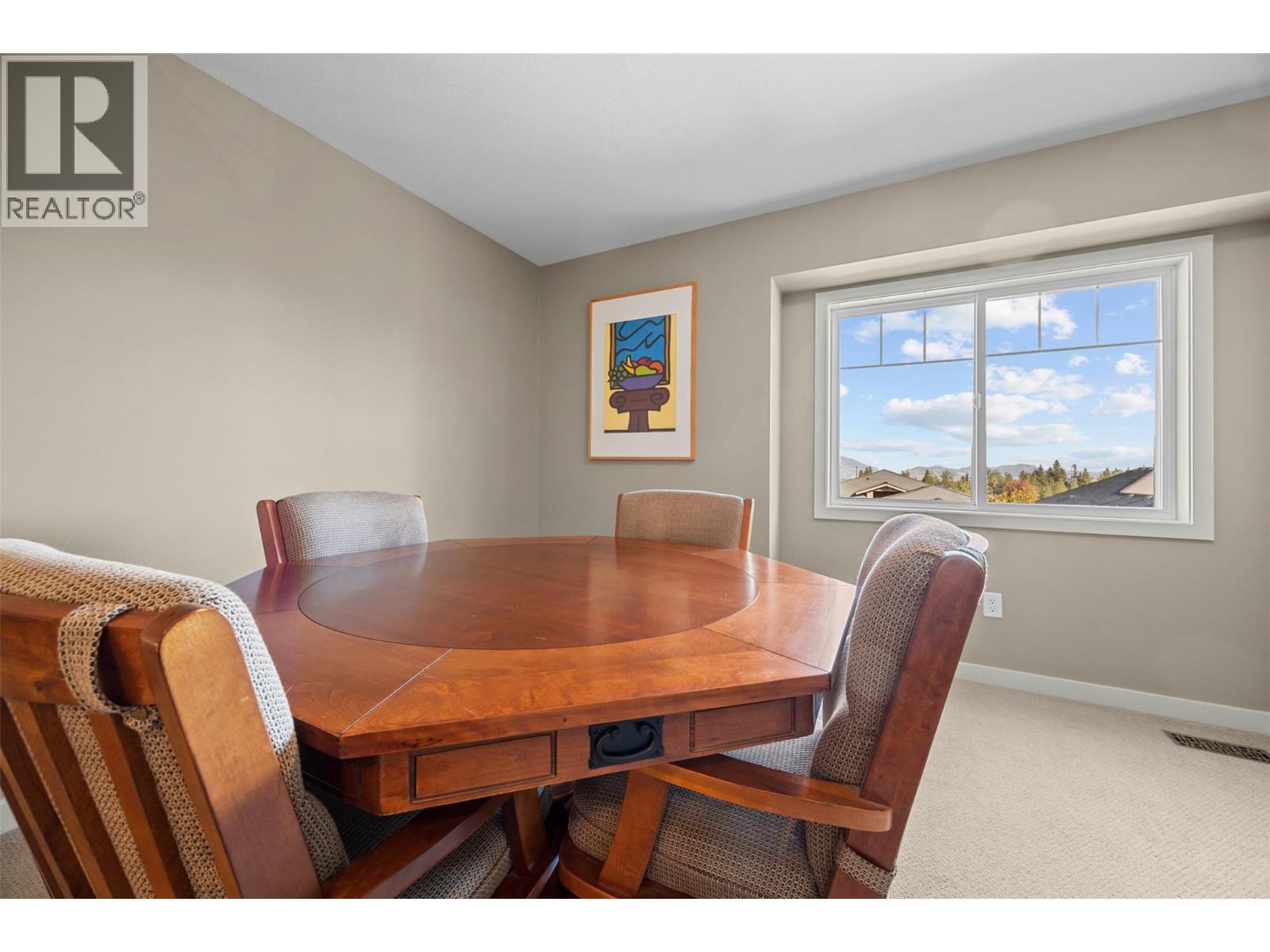 Picture for 607 Quarry  Avenue https://www.cirrealty.ca/reb/bc/5/10365765_40.jpg