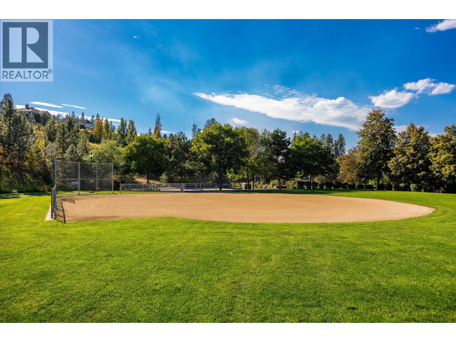 Picture for 607 Quarry  Avenue https://www.cirrealty.ca/reb/bc/5/10365765_57.jpg