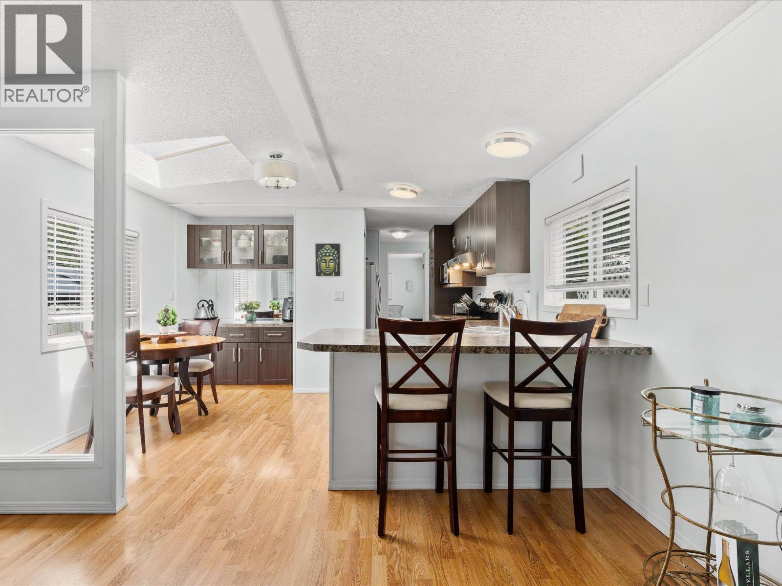 Picture for Unit #9, 610 Katherine  Road https://www.cirrealty.ca/reb/bc/5/10365905_10.jpg