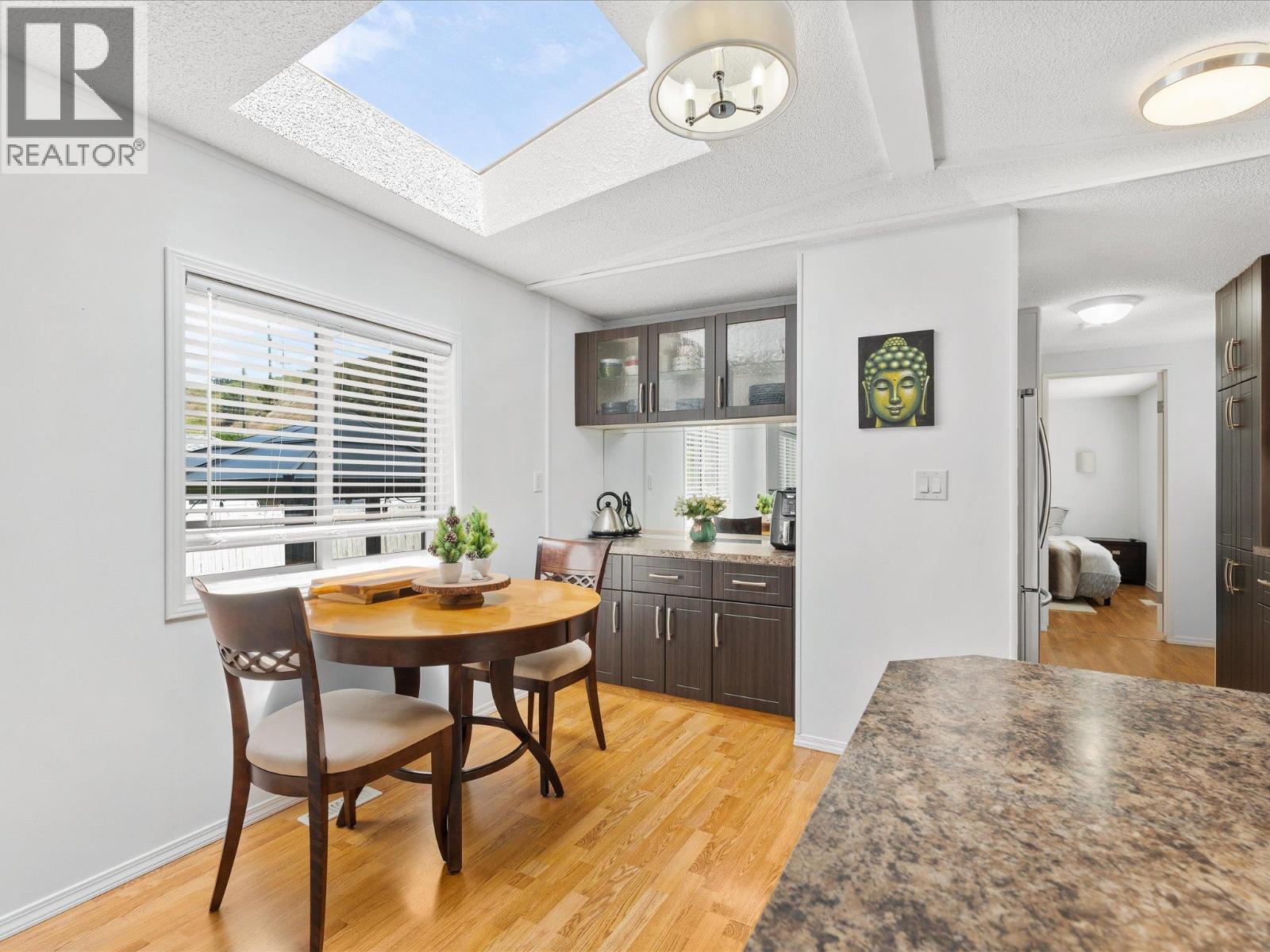 Picture for Unit #9, 610 Katherine  Road https://www.cirrealty.ca/reb/bc/5/10365905_11.jpg