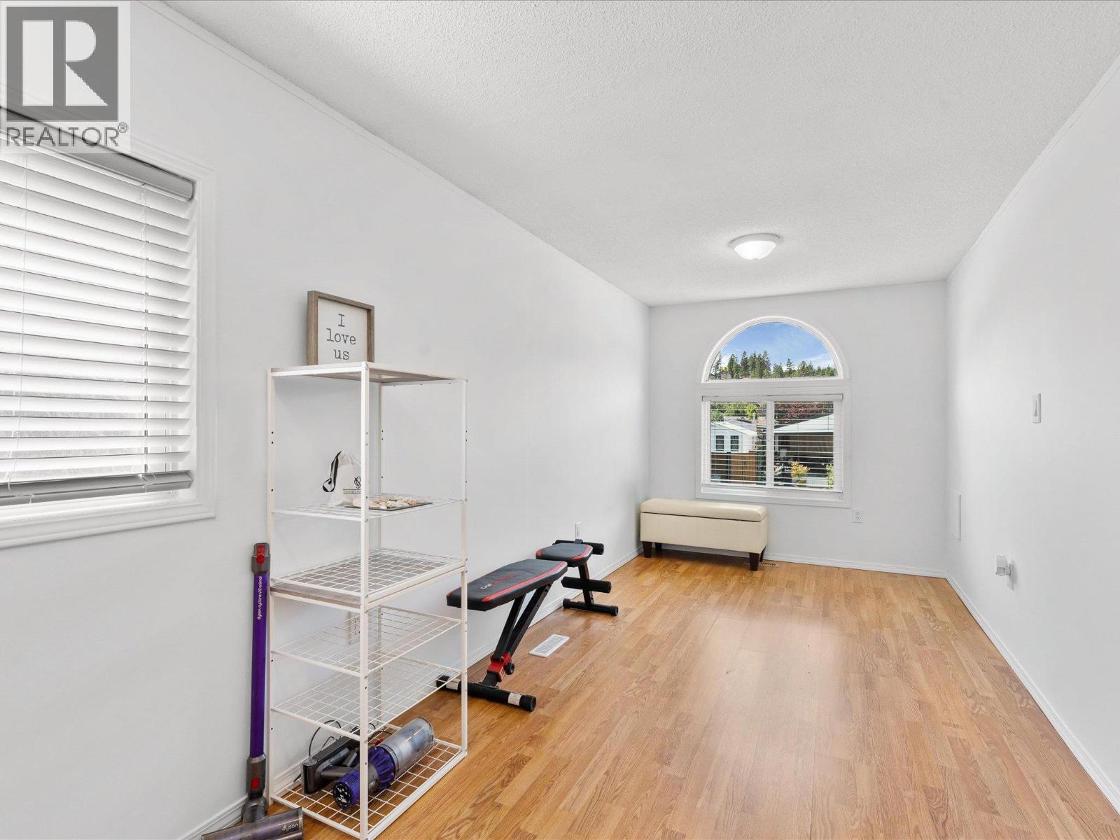 Picture for Unit #9, 610 Katherine  Road https://www.cirrealty.ca/reb/bc/5/10365905_19.jpg