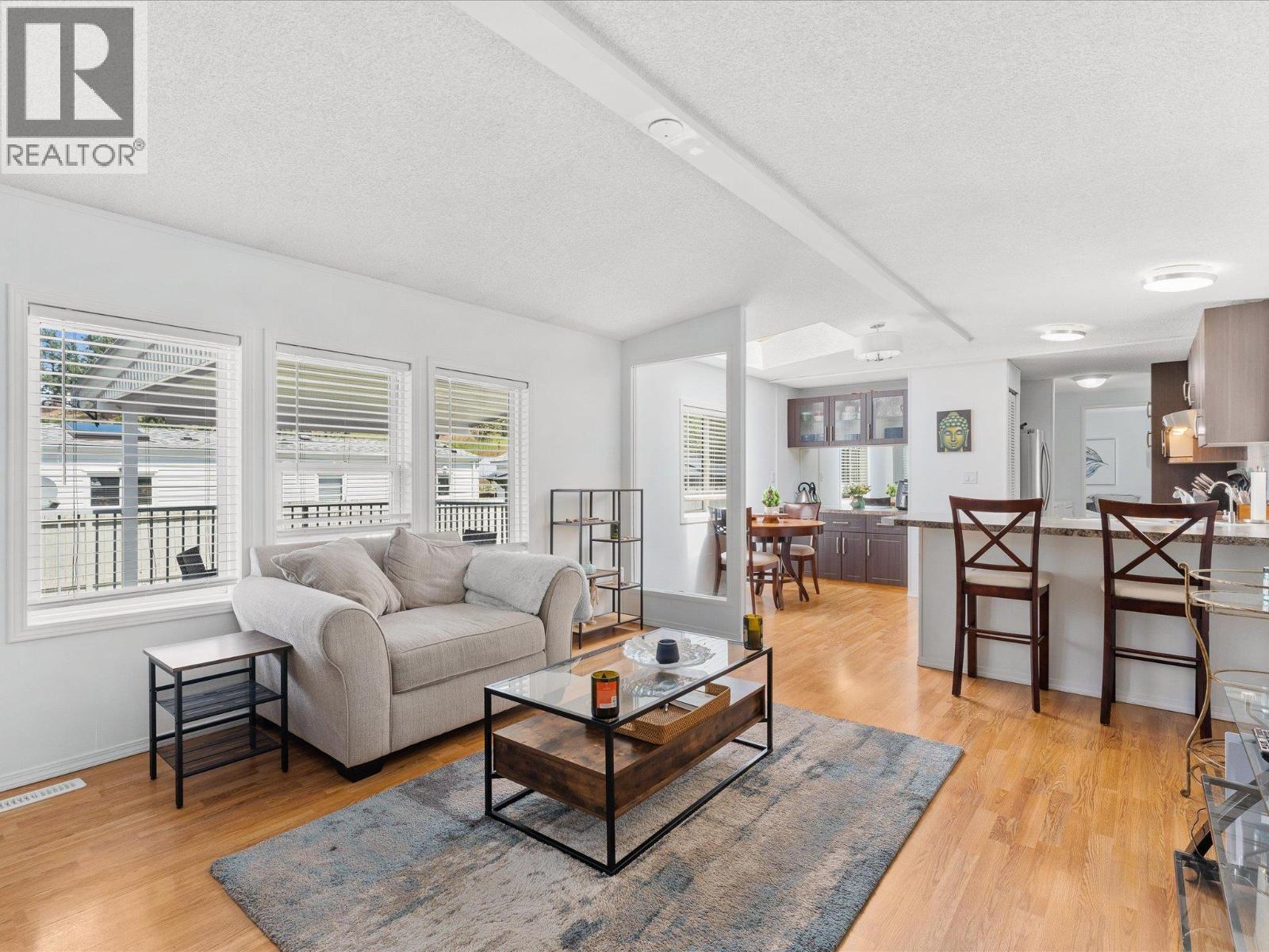 Picture for Unit #9, 610 Katherine  Road https://www.cirrealty.ca/reb/bc/5/10365905_5.jpg