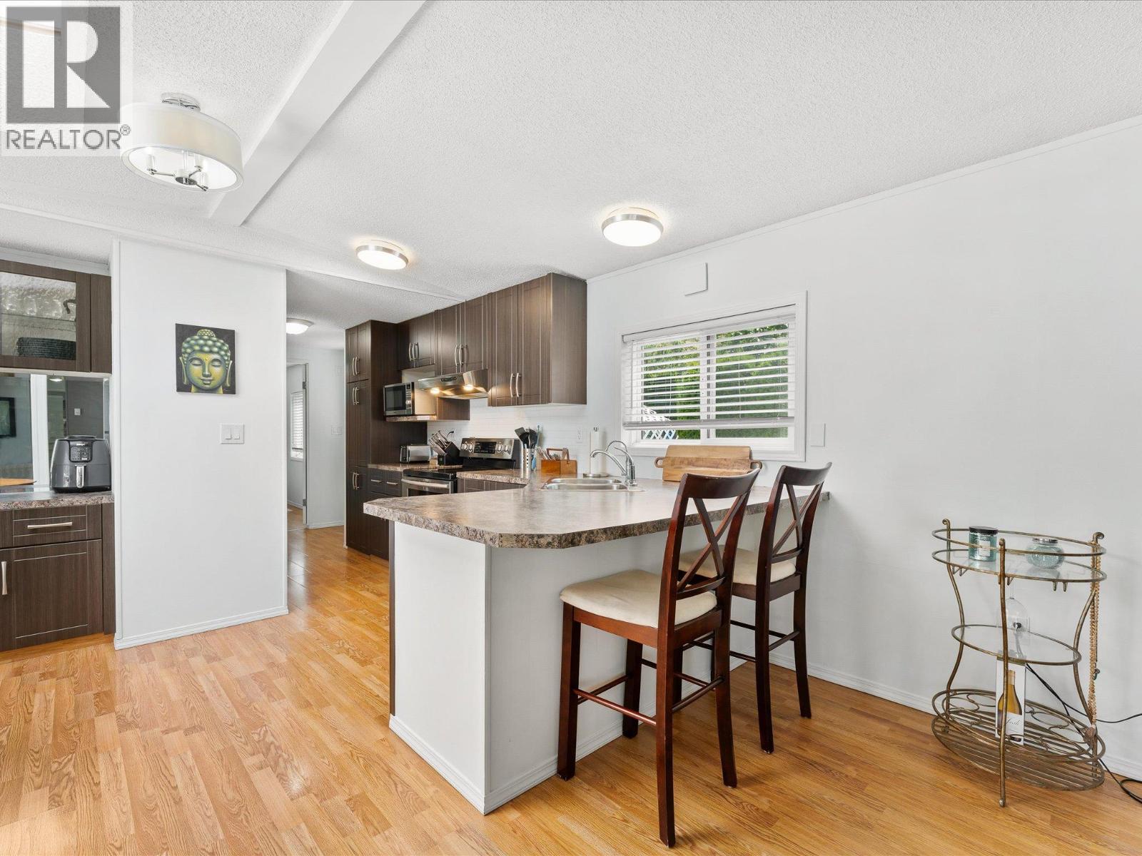 Picture for Unit #9, 610 Katherine  Road https://www.cirrealty.ca/reb/bc/5/10365905_9.jpg