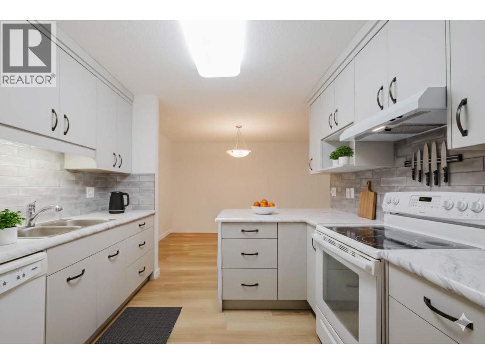 Picture for Unit #104, 262 KINNEY  Avenue