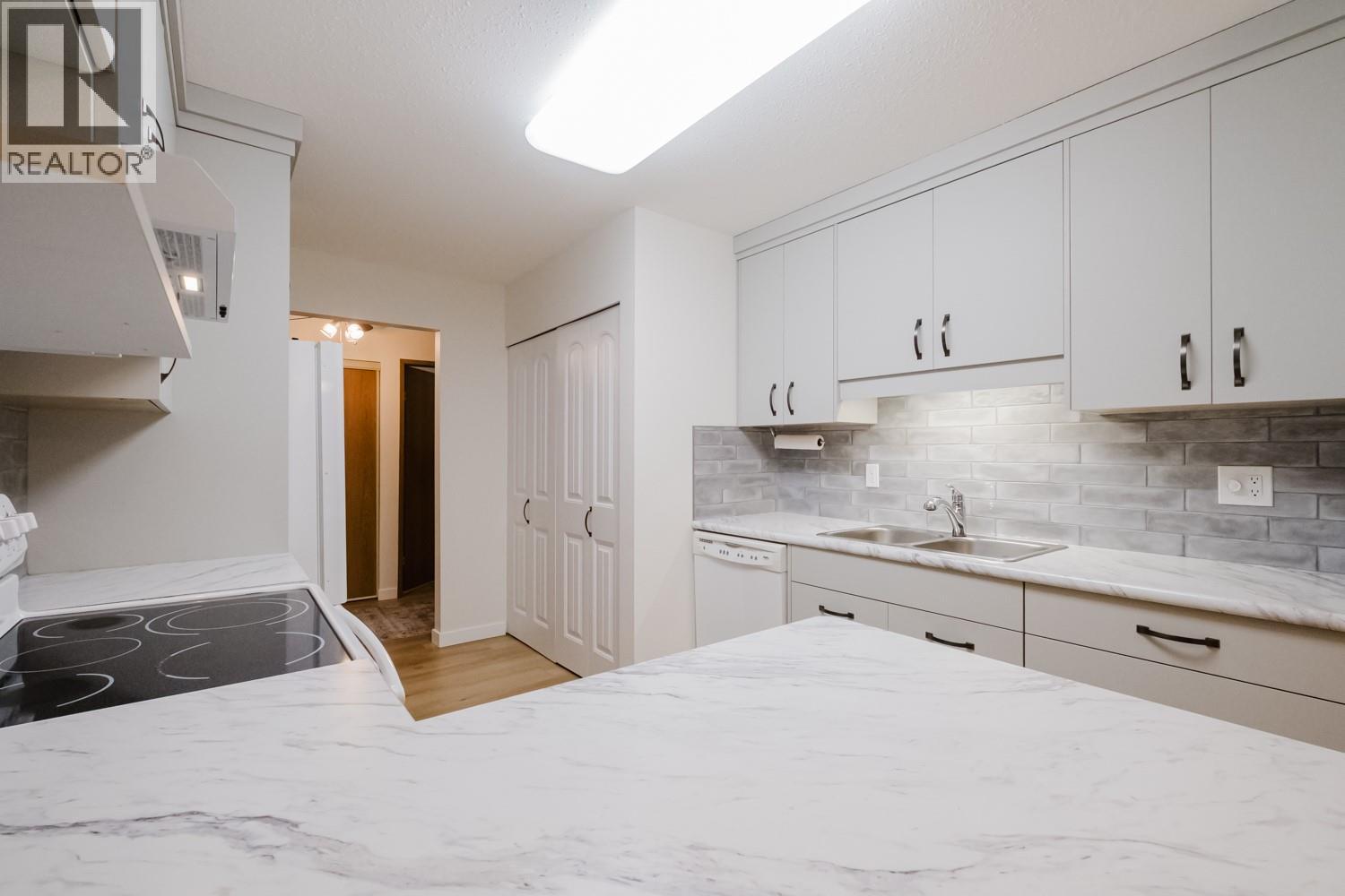 Picture for Unit #104, 262 KINNEY  Avenue