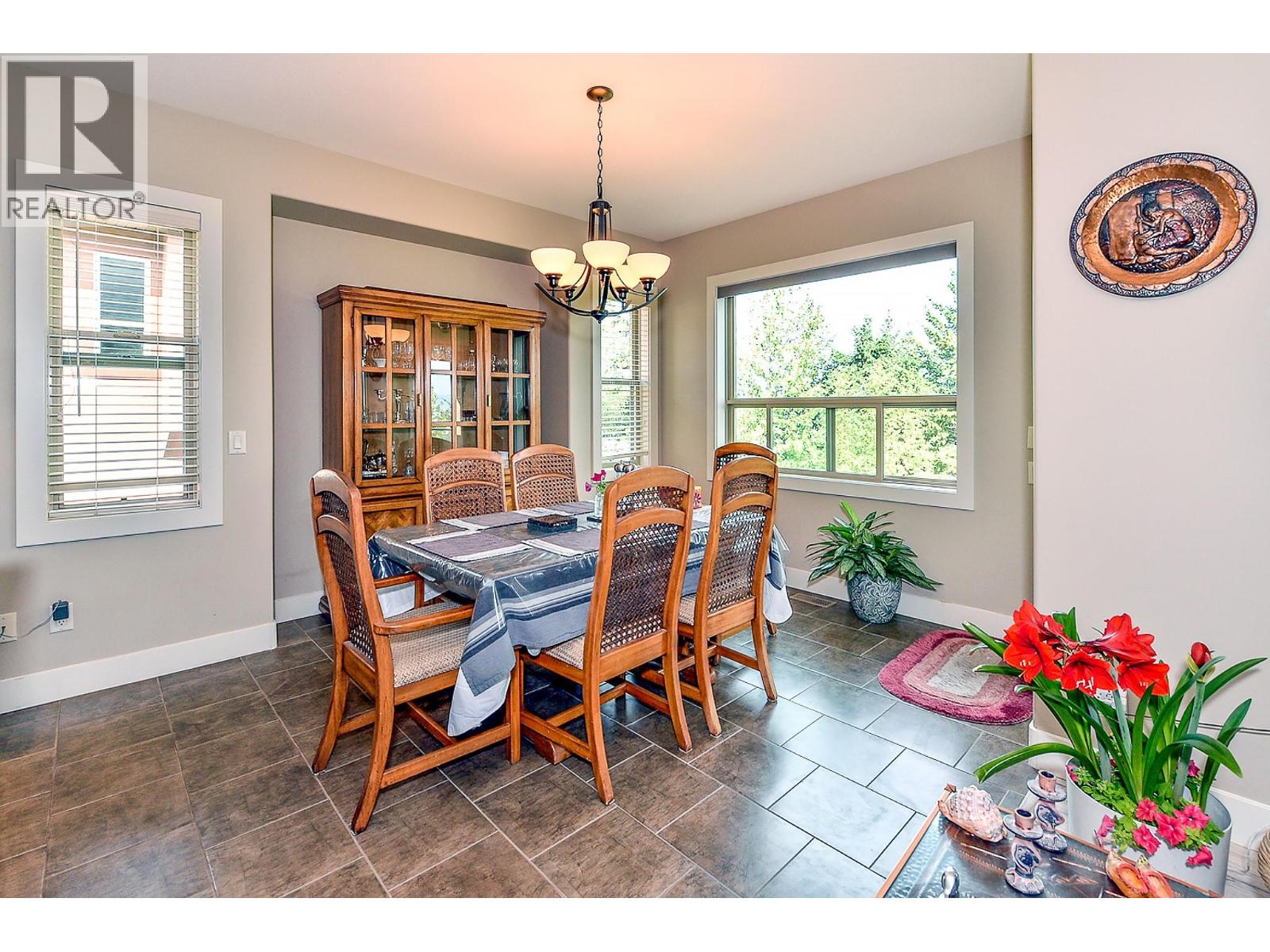 Picture for Unit #8, 2450 Selkirk  Drive https://www.cirrealty.ca/reb/bc/5/10365945_10.jpg