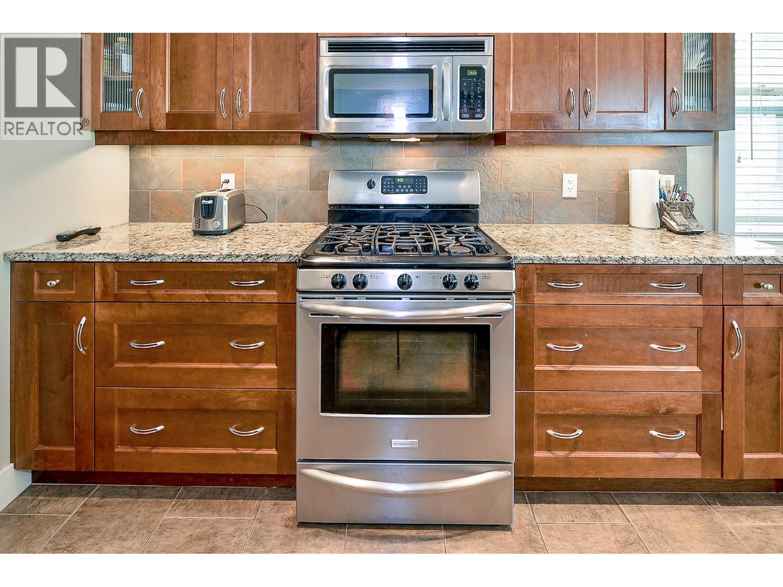 Picture for Unit #8, 2450 Selkirk  Drive https://www.cirrealty.ca/reb/bc/5/10365945_14.jpg