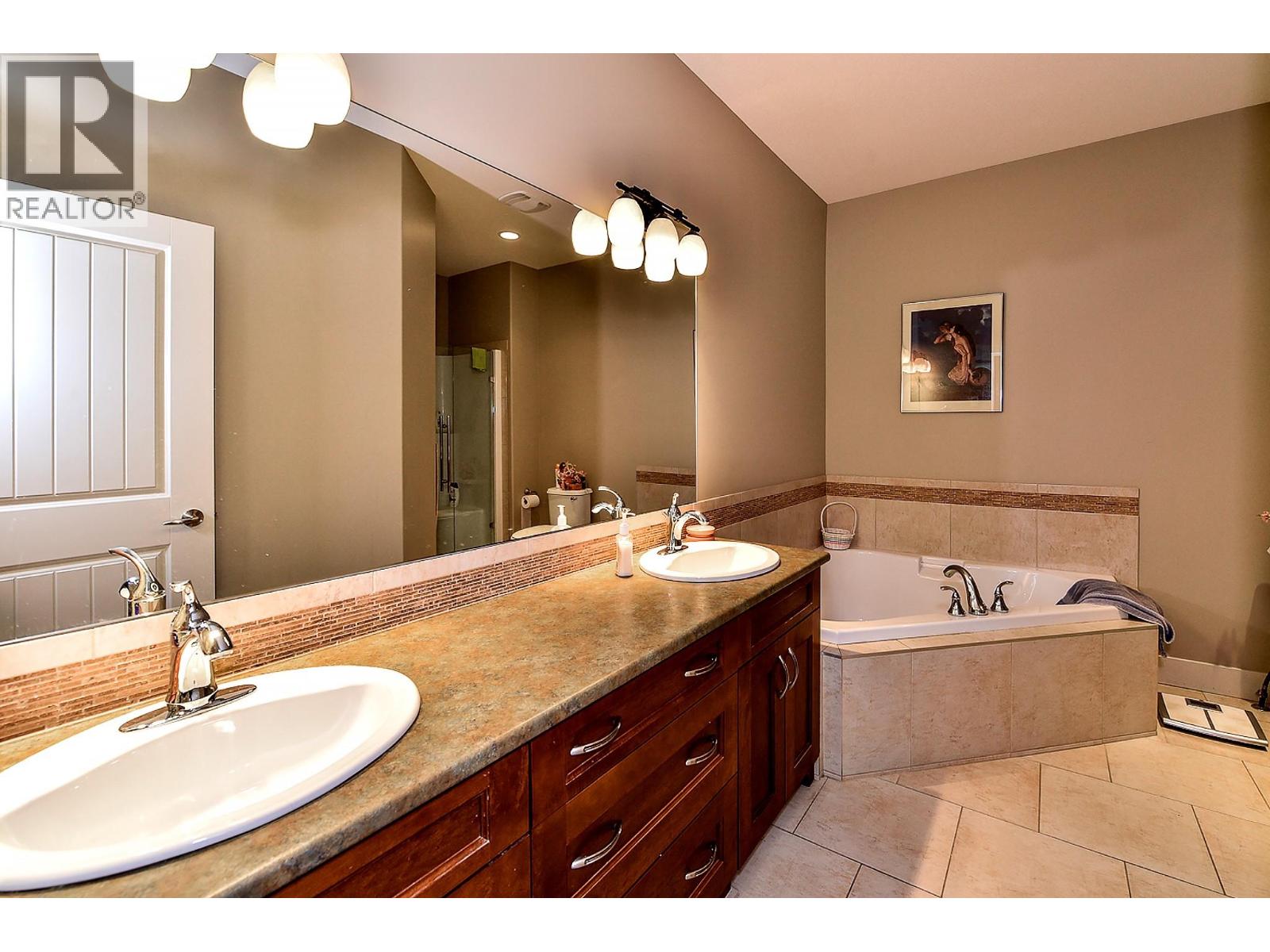 Picture for Unit #8, 2450 Selkirk  Drive https://www.cirrealty.ca/reb/bc/5/10365945_23.jpg